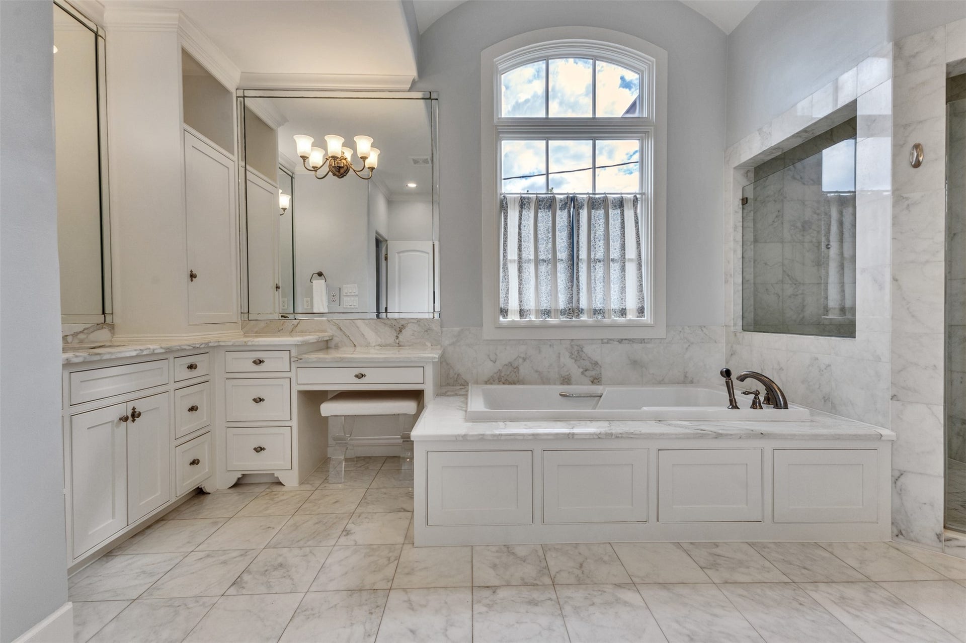 2721 Cason Street, West University Place, TX 77005 2721 Cason Street, West University Place, TX 77005