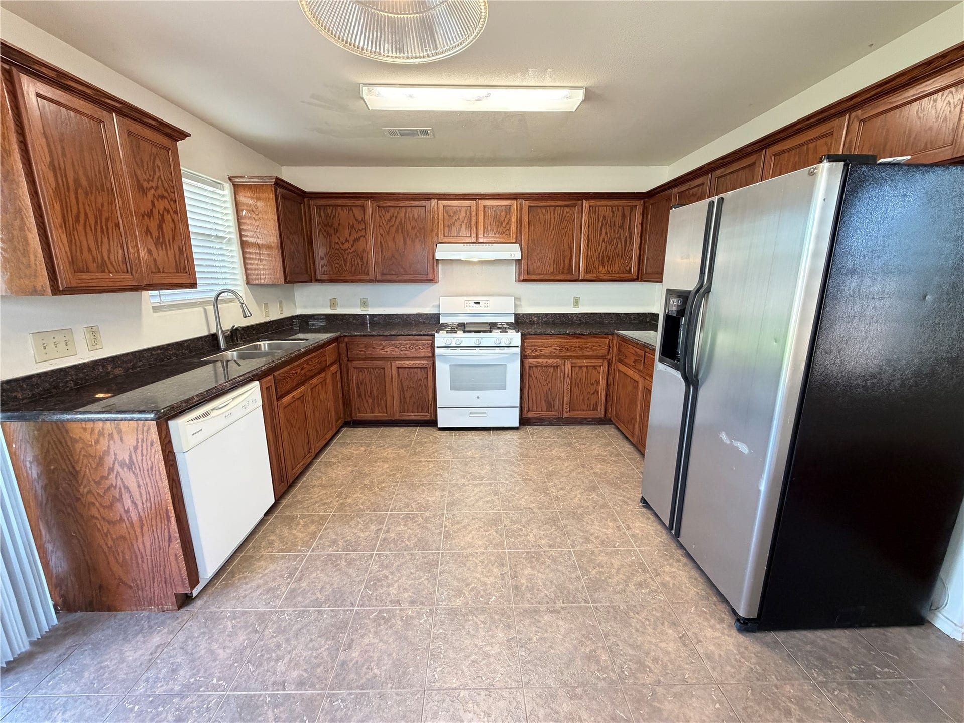 12711 Rio Nueces Lane, Rosharon, TX 77583 12711 Rio Nueces Lane, Rosharon, TX 77583