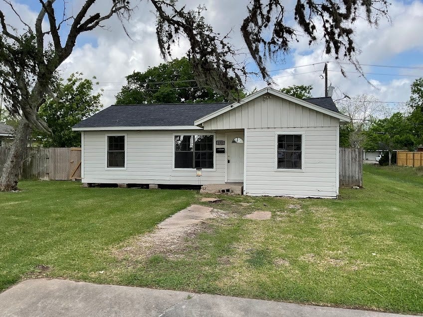 Property photo for 135 Huisache Street, Lake Jackson, TX