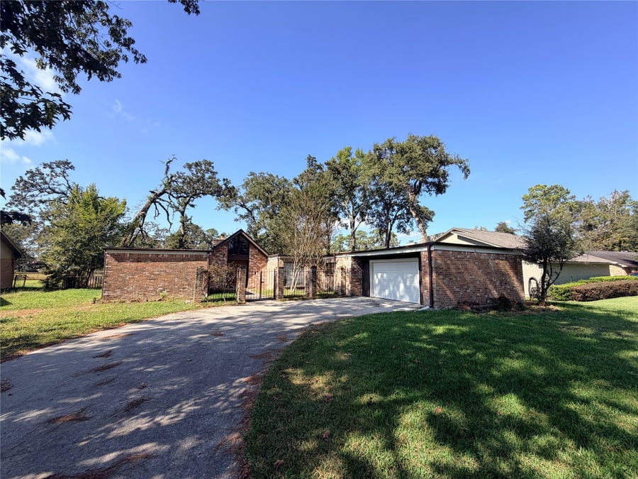 Property photo for 1607 Chestnut Ridge Road, Houston, TX