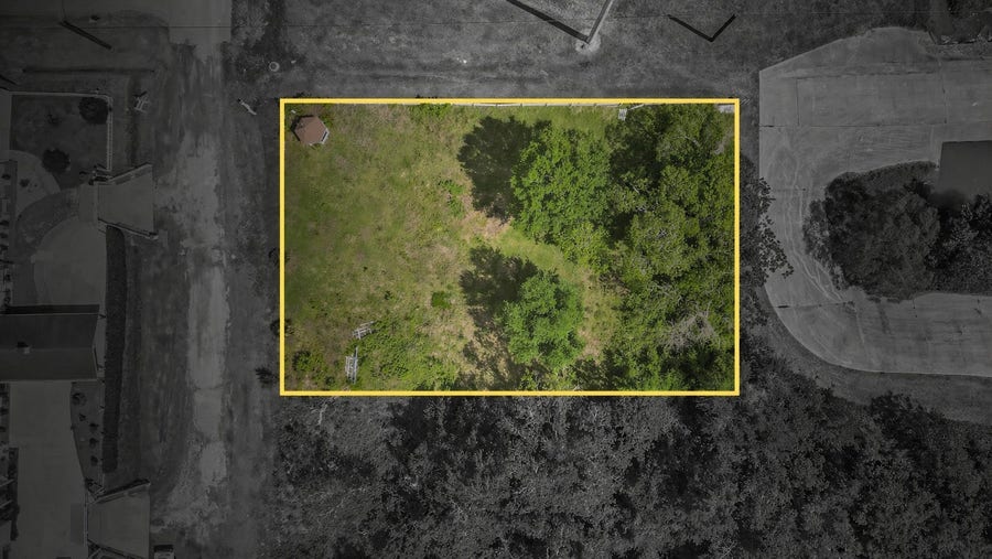 Property photo for 301 N 13th Street, La Porte, TX