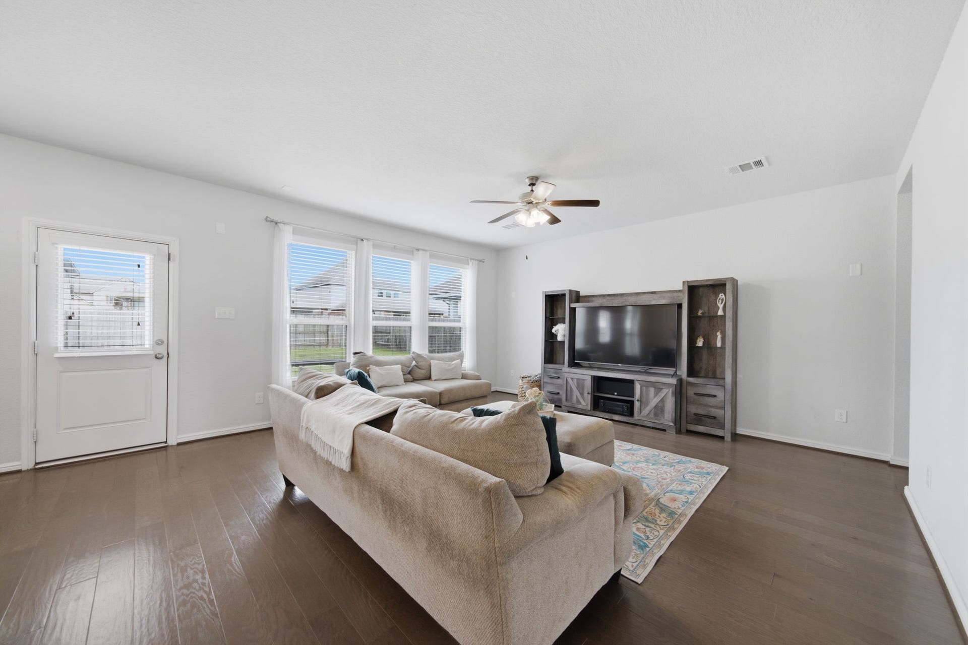 Another view of the living area.