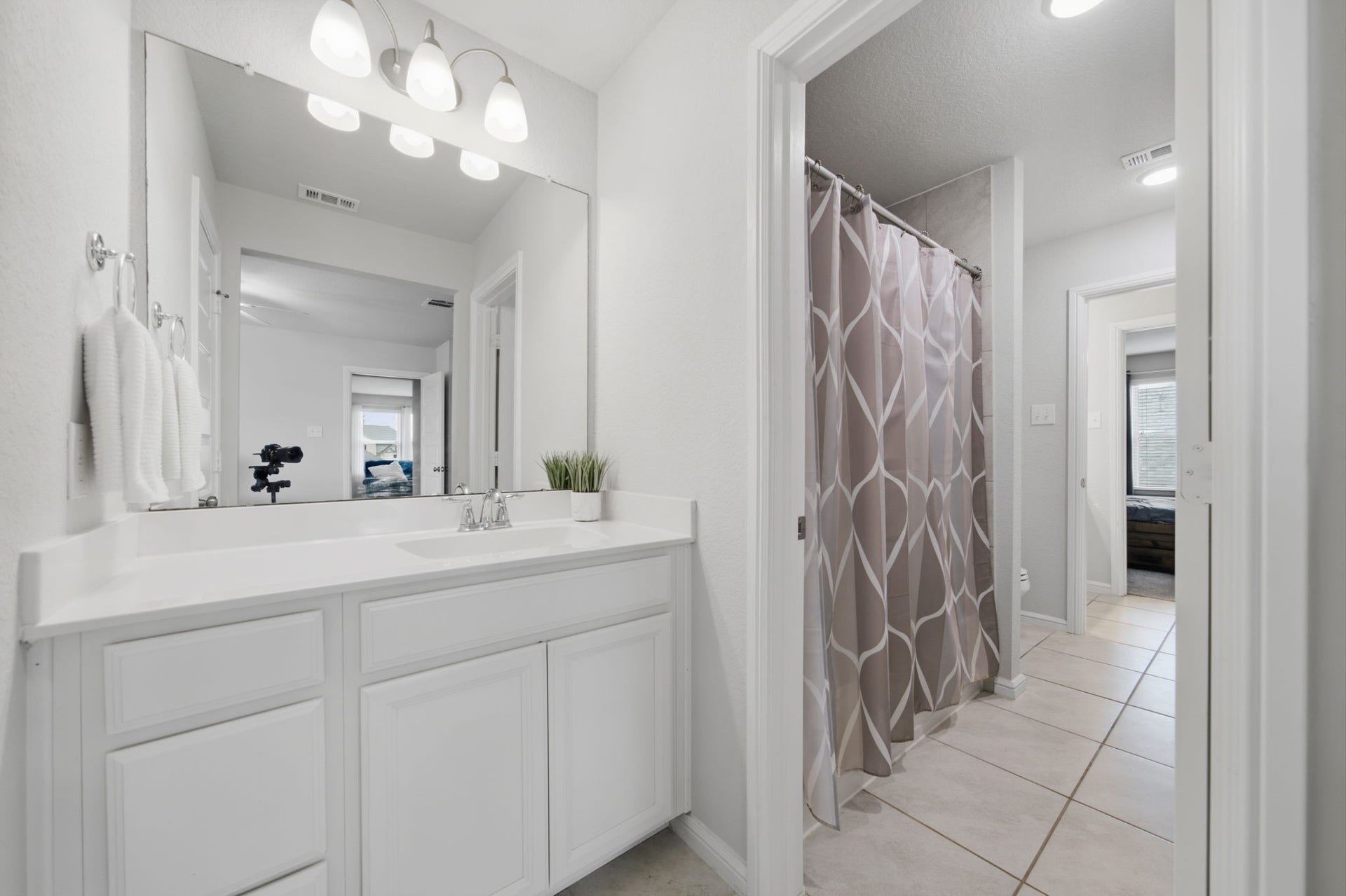 The jack and jill bathroom on the 2nd floor provides 2 seperate vanity areas, which make allows for more privacy.