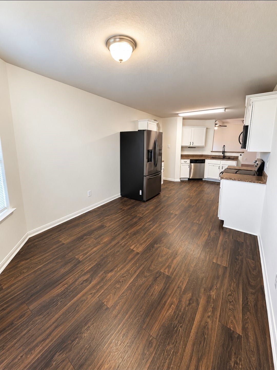 12221 Seacrest Lane, Texas City, TX 77568 Adorable connected kitchen/dining layout to stay connected while cooking.