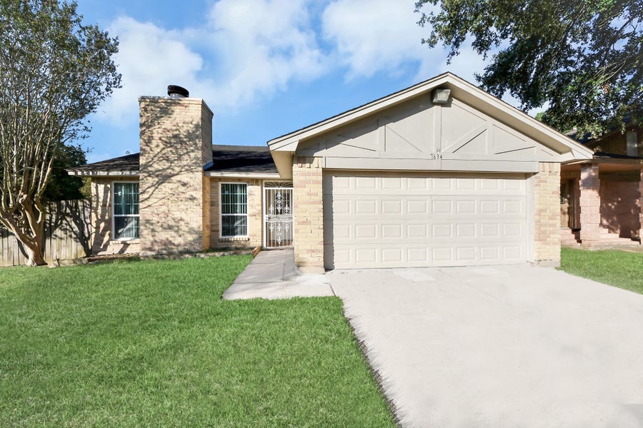 Property photo for 7634 Alegria Drive, Houston, TX
