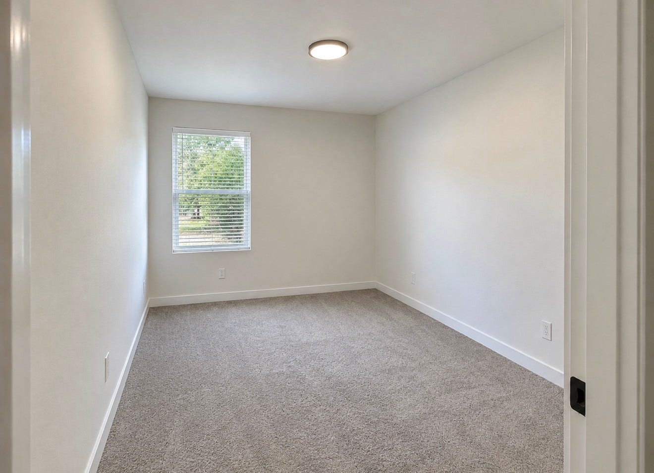 305 E Defee Avenue, Baytown, TX 77520 305 E Defee Avenue, Baytown, TX 77520