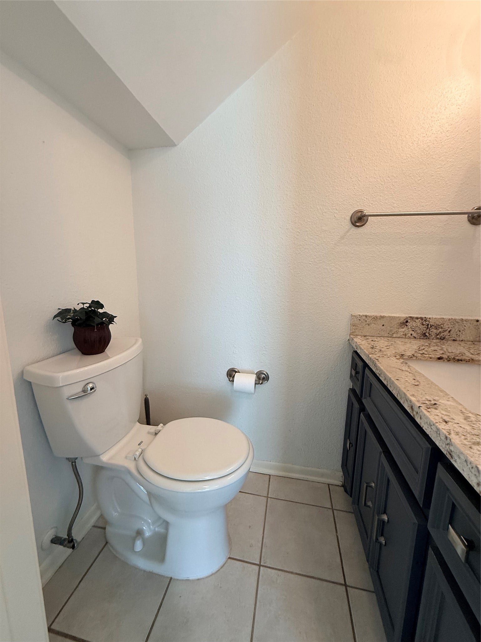 2800 Jeanetta Street, #2402, Houston, TX 77063 1/2 bath downstairs with granite counter!