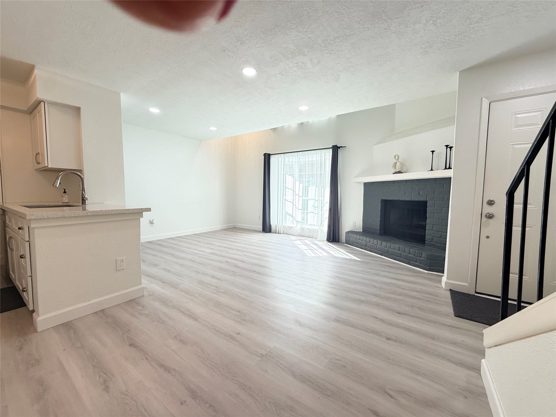 2800 Jeanetta Street, #2402, Houston, TX 77063 Another view of the large living room!