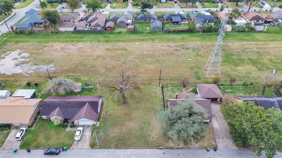 Property photo for 1115 Gardendale Drive, Houston, TX