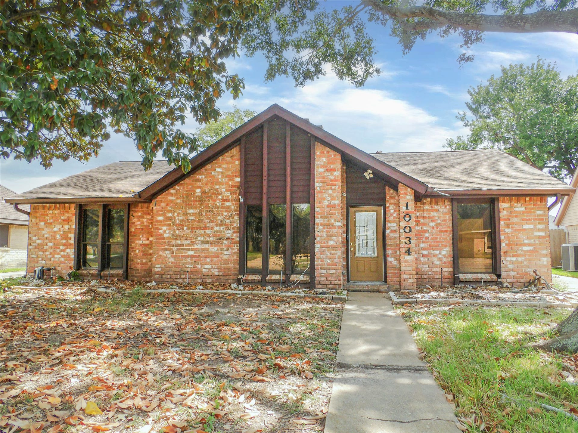 10034 Sageglow Drive, Houston, TX 77089 10034 Sageglow Drive, Houston, TX 77089