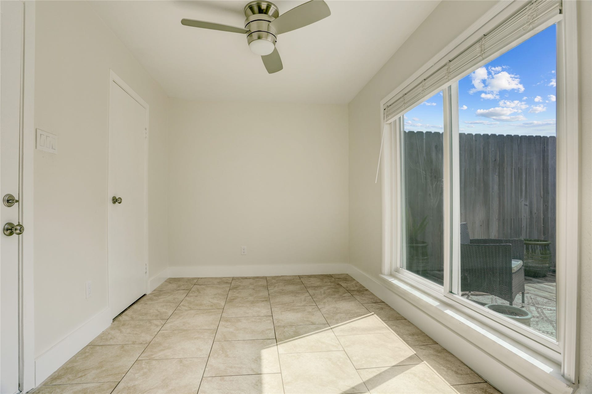 3311 Carmel Valley Drive, Missouri City, TX 77459 The open layout creates a bright, inviting atmosphere perfect for everyday living. Indoor laundry hook ups are adjacent to this breakfast room.