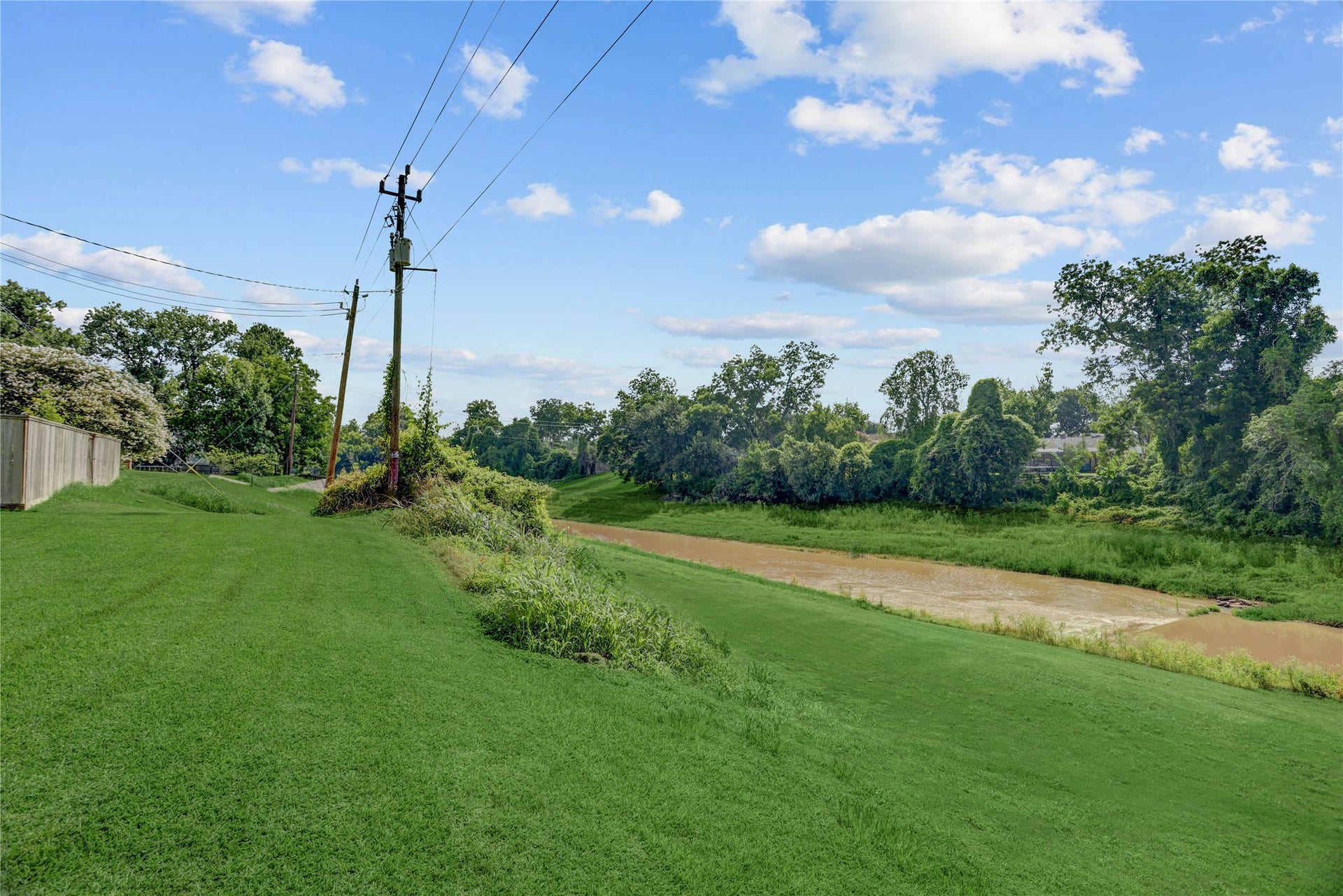 3311 Carmel Valley Drive, Missouri City, TX 77459 The view is breathtaking.