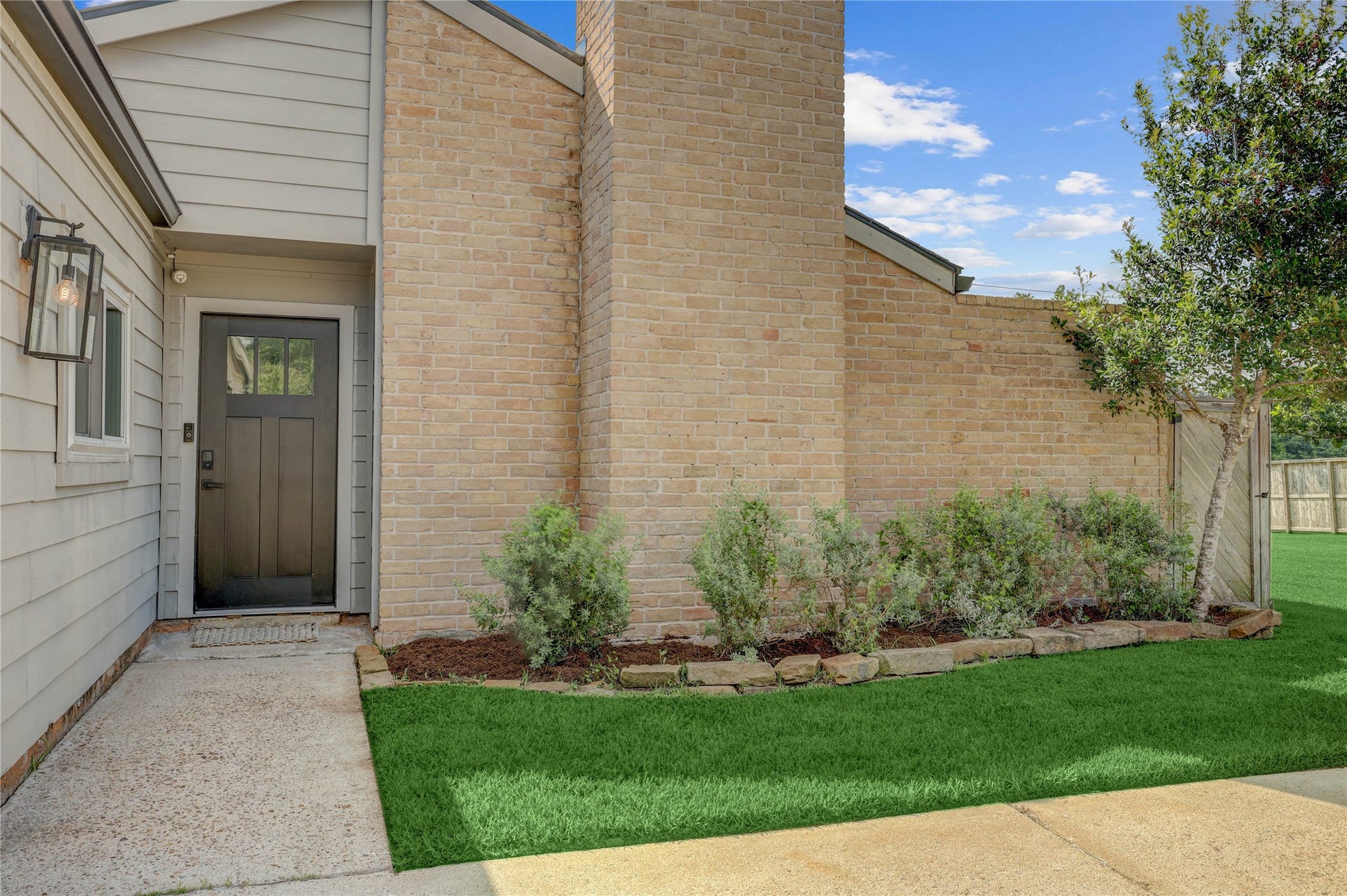 3311 Carmel Valley Drive, Missouri City, TX 77459 New Front door and transferable warrantied double paned windows throughout this one of a kind home.
