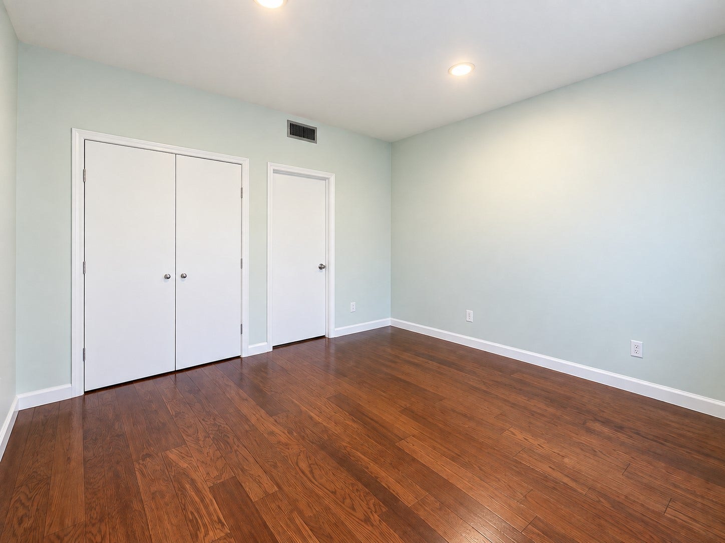 201 Vanderpool Lane, #86, Houston, TX 77024 first floor bedroom with closet and access to bathroom