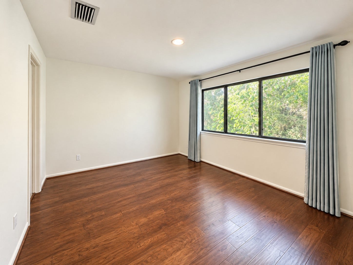 201 Vanderpool Lane, #86, Houston, TX 77024 big 2nd bedroom
