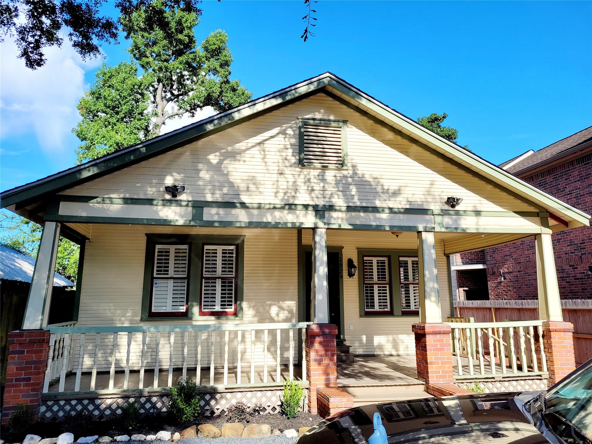 1329 Alexander Street, Houston, TX 77008 View of the front of the house!