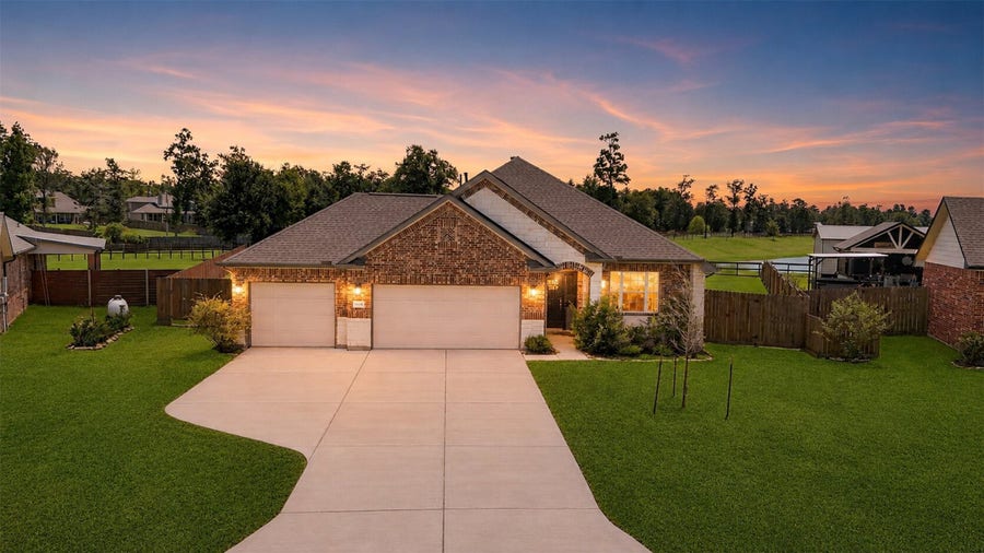 Property photo for 12360 N Chestnut Hills Drive, Conroe, TX