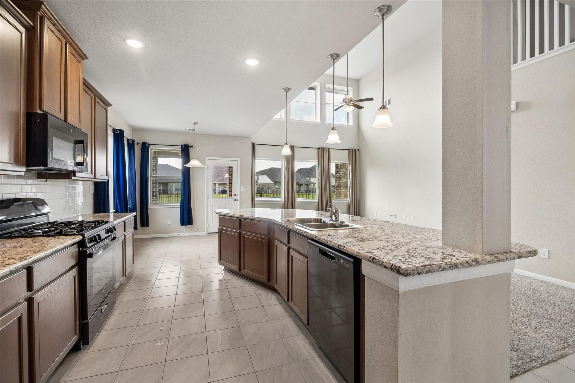 5911 Wayne Way, Rosenberg, TX 77471