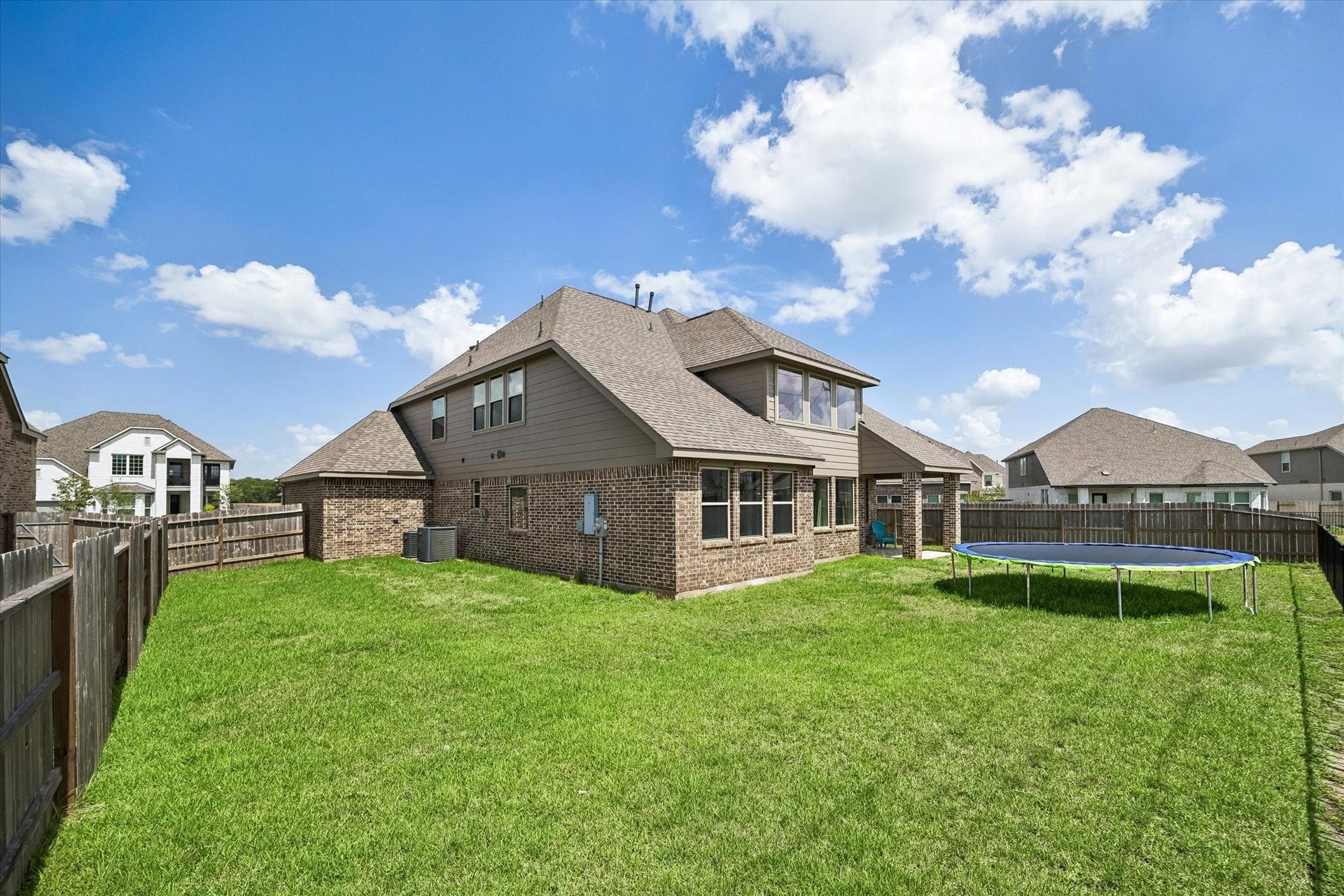 5911 Wayne Way, Rosenberg, TX 77471
