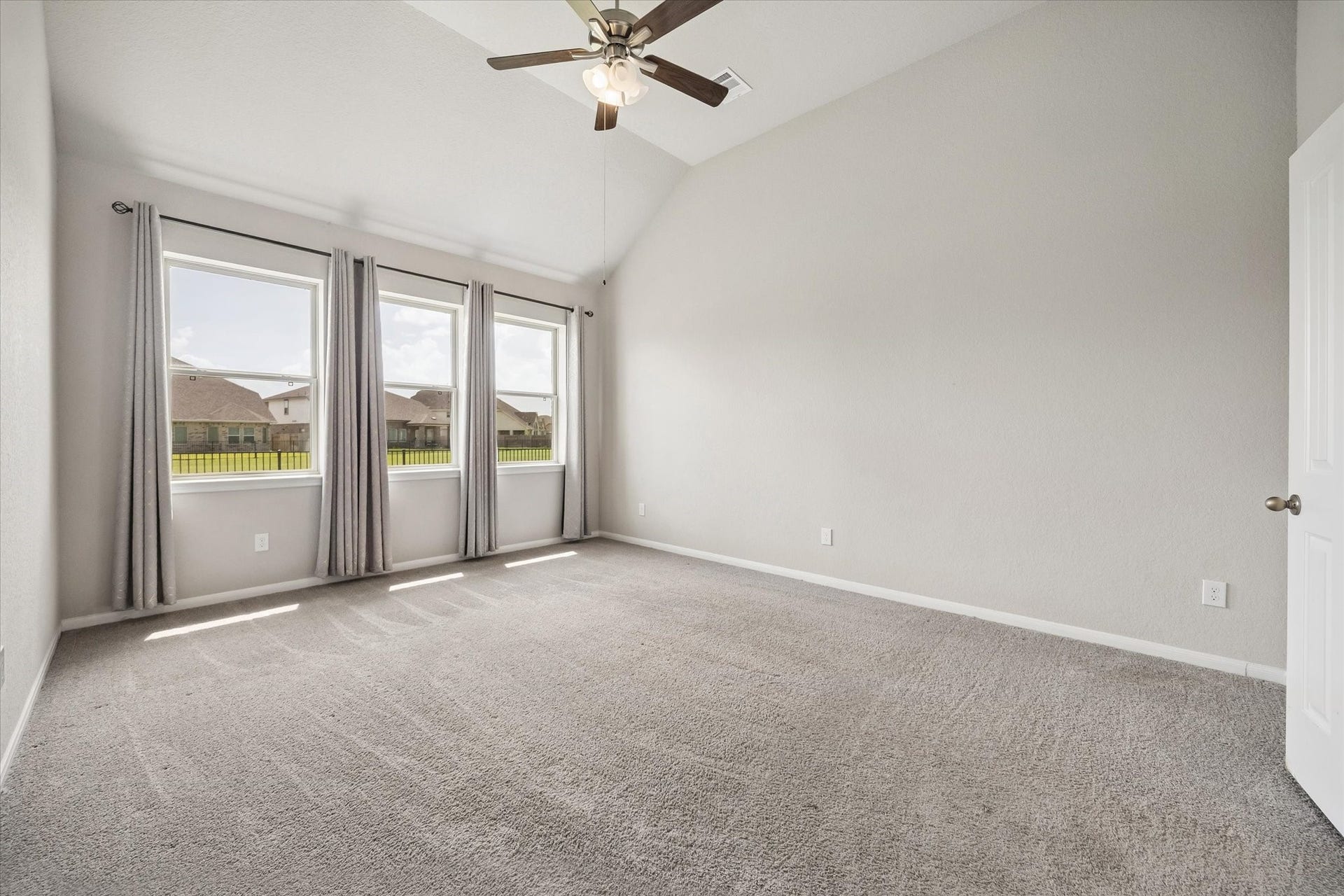 5911 Wayne Way, Rosenberg, TX 77471
