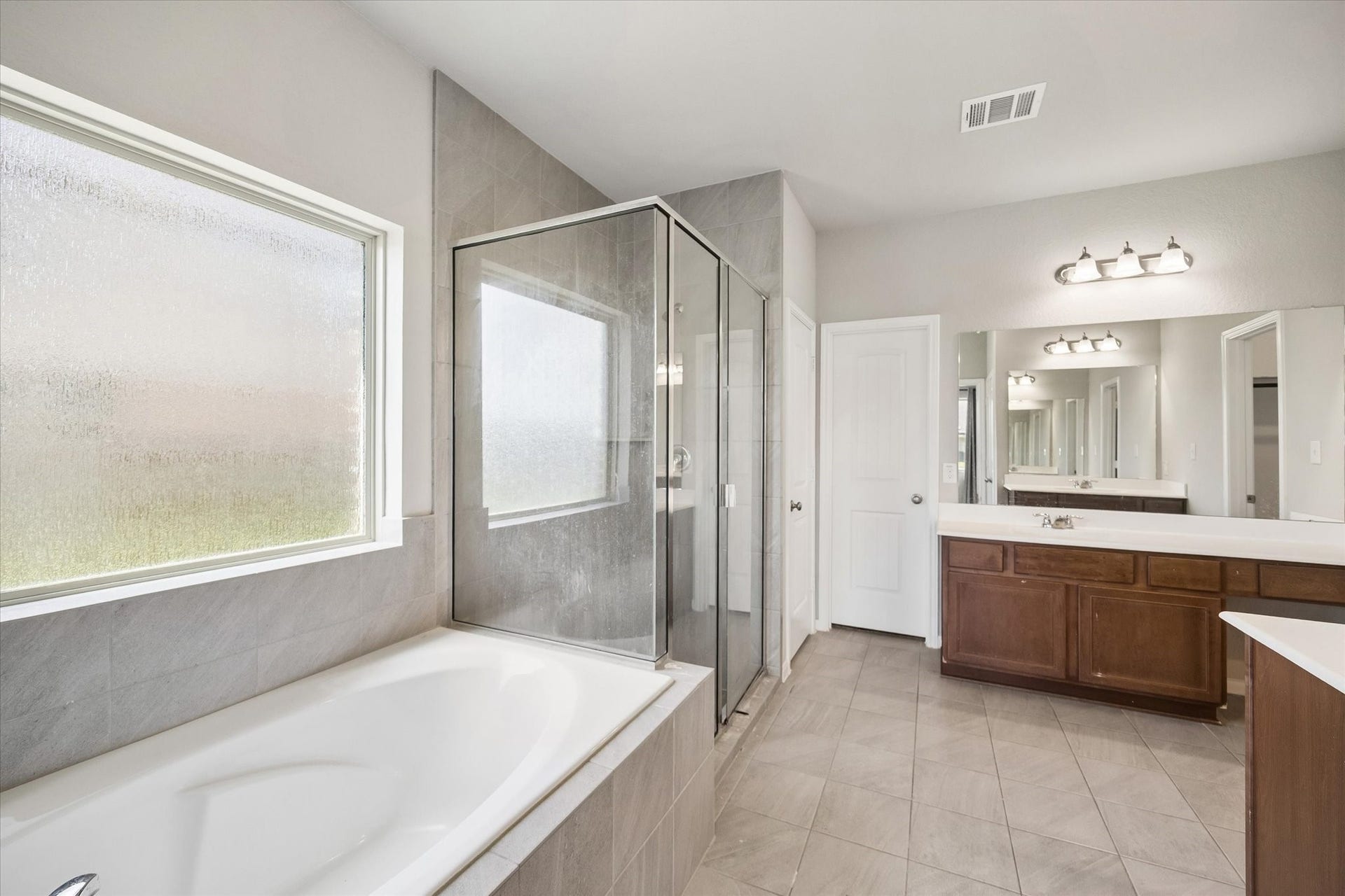 5911 Wayne Way, Rosenberg, TX 77471