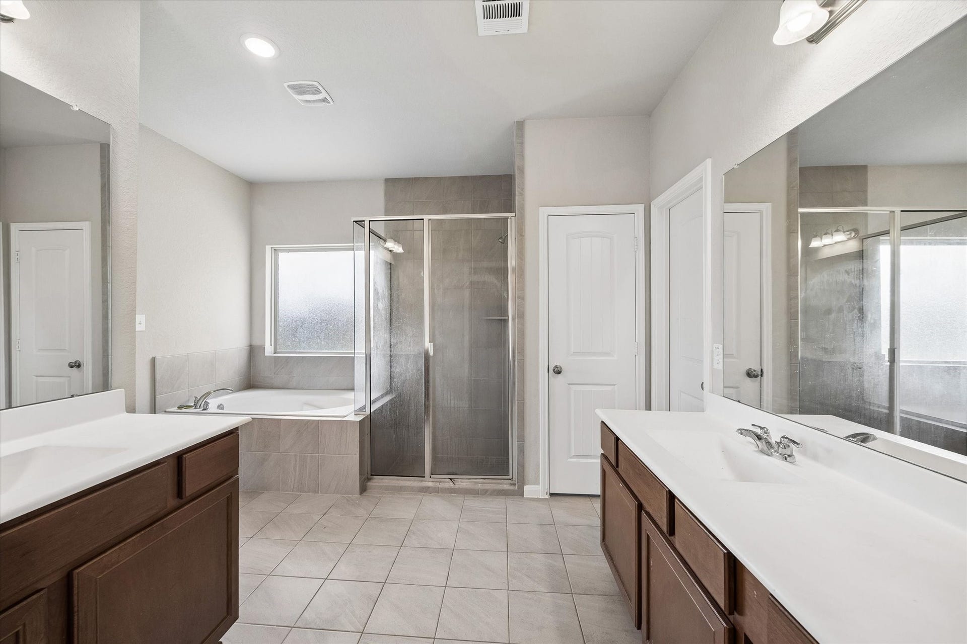 5911 Wayne Way, Rosenberg, TX 77471