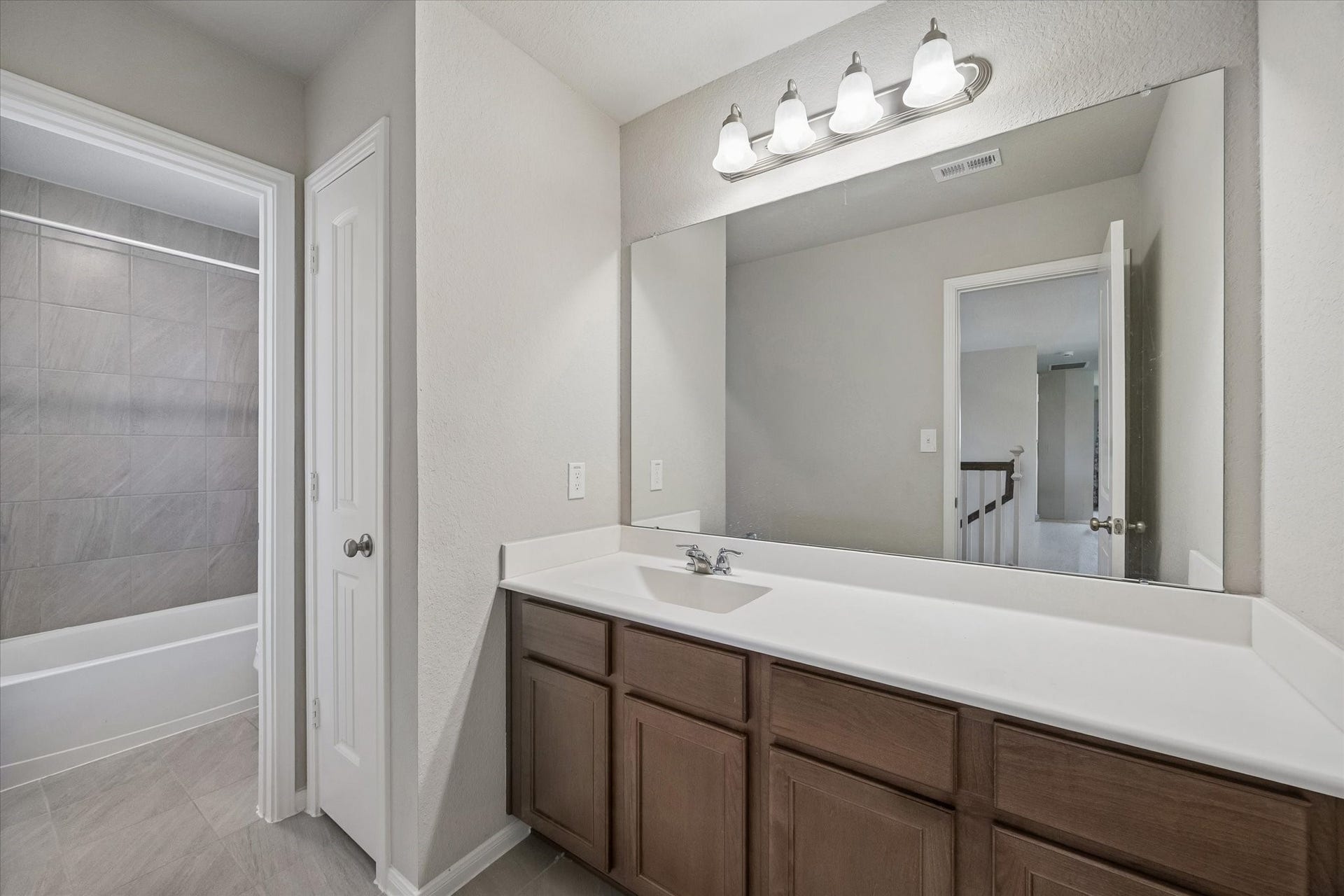 5911 Wayne Way, Rosenberg, TX 77471