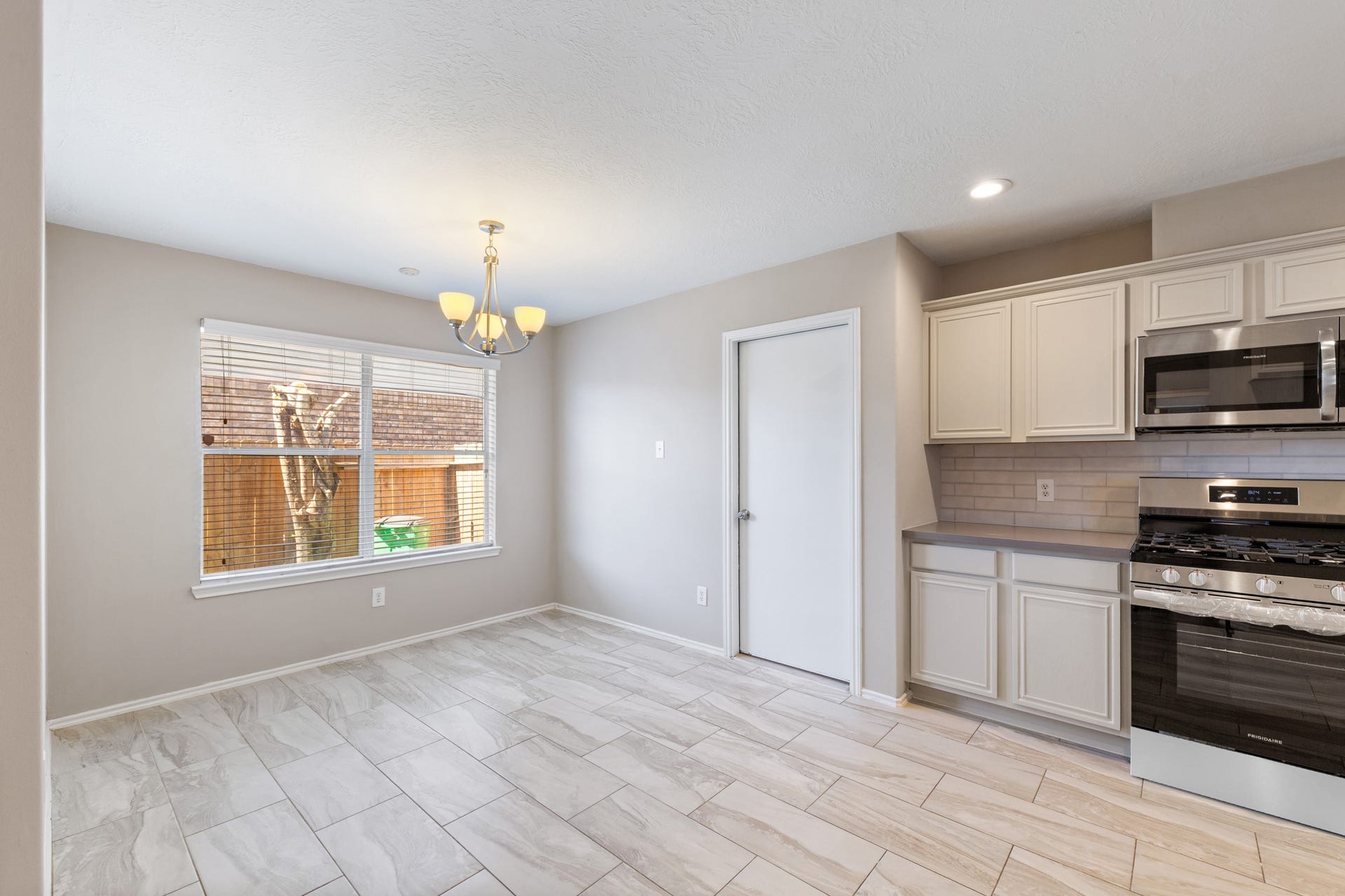 1111 Magnolia Dale Drive, Fresno, TX 77545 1111 Magnolia Dale Drive, Fresno, TX 77545