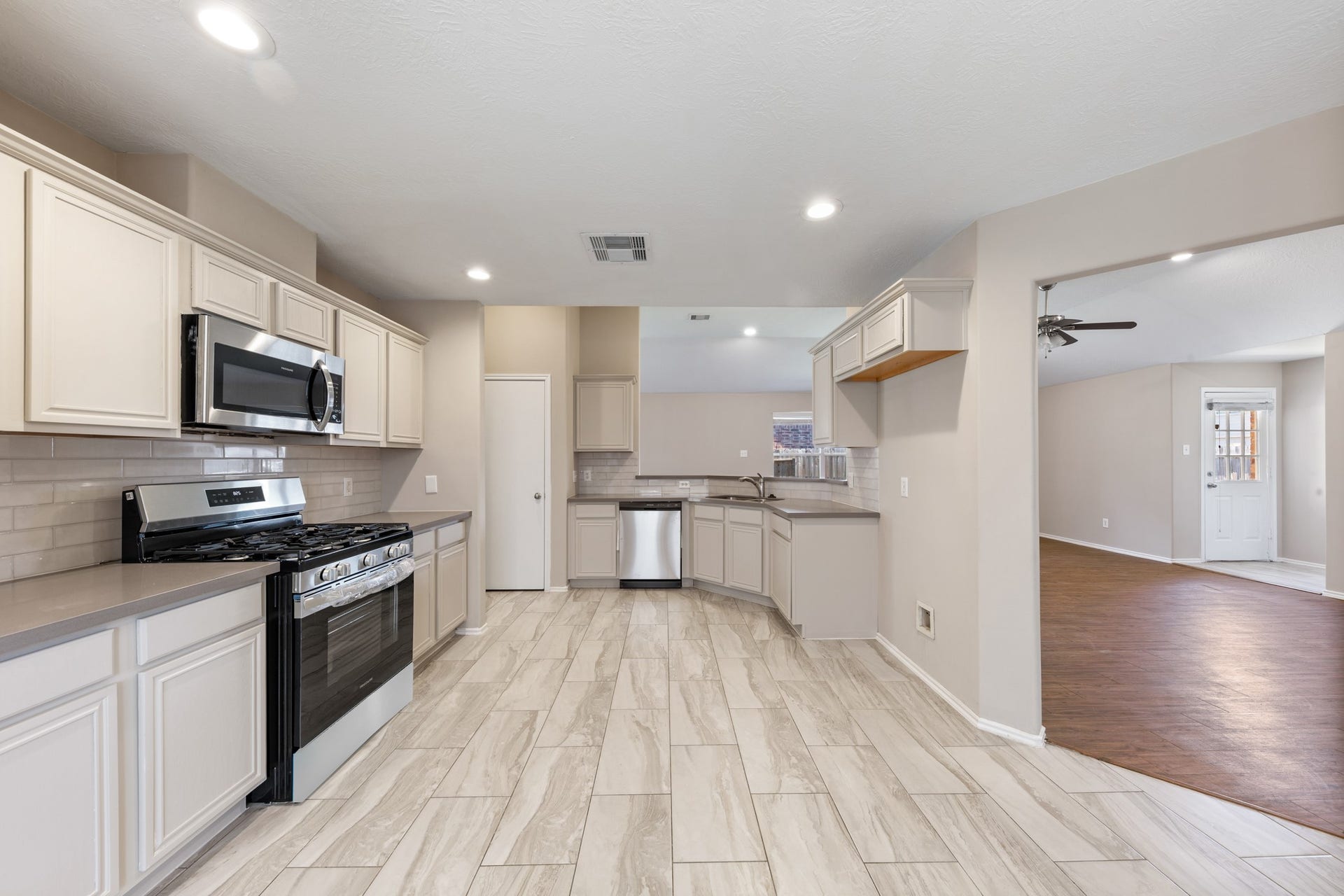 1111 Magnolia Dale Drive, Fresno, TX 77545 1111 Magnolia Dale Drive, Fresno, TX 77545
