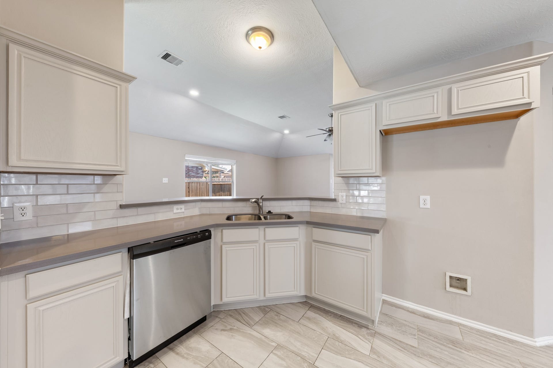 1111 Magnolia Dale Drive, Fresno, TX 77545 1111 Magnolia Dale Drive, Fresno, TX 77545