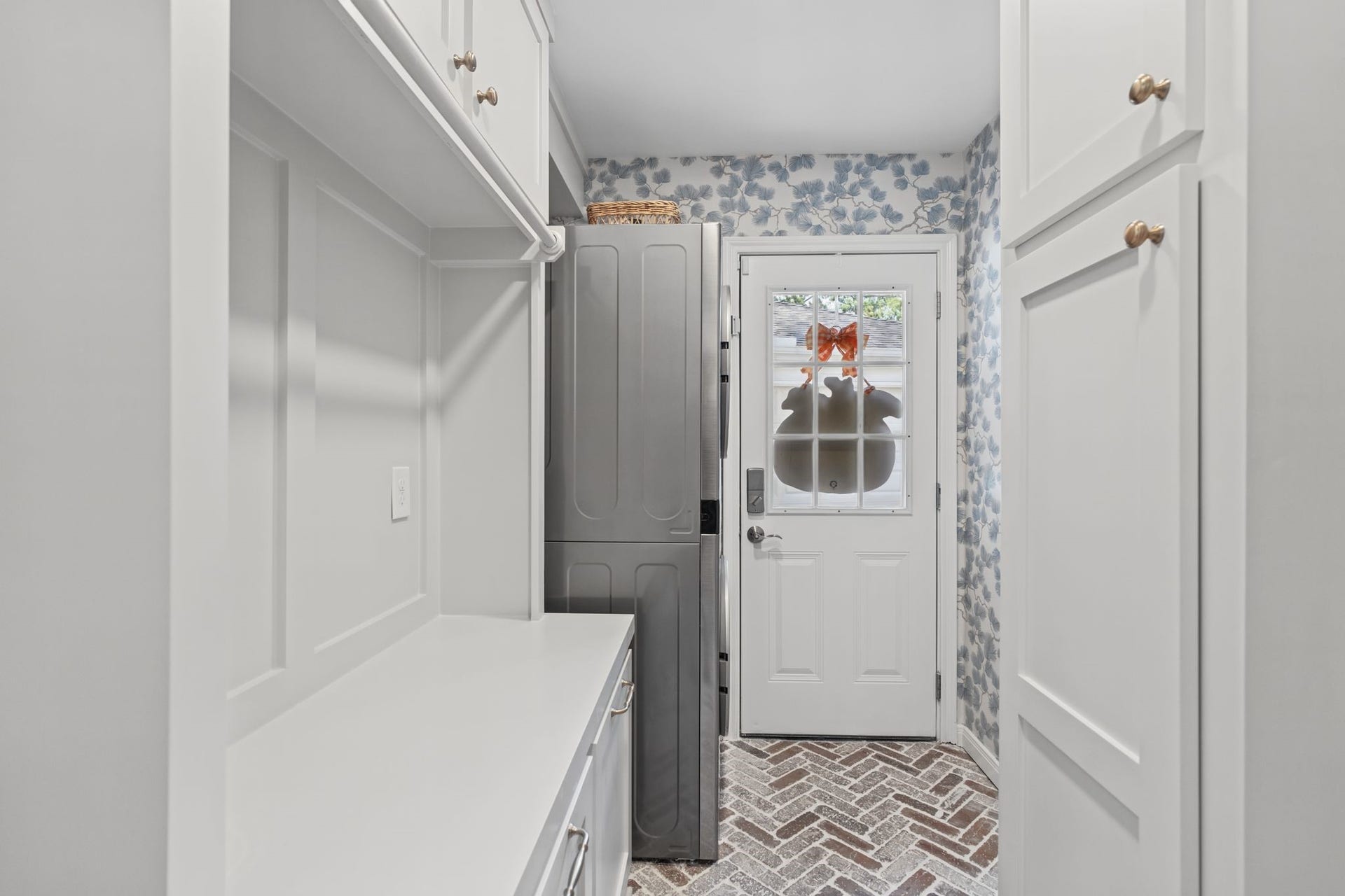 13711 Kingsride Lane, Houston, TX 77079 Mudroom