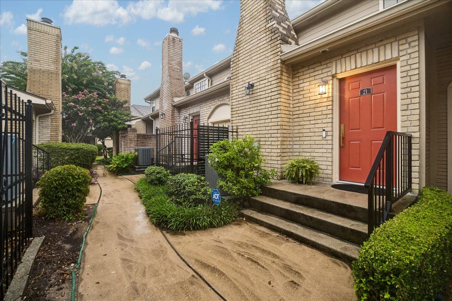 Property photo for 7350 Kirby Drive, #21, Houston, TX