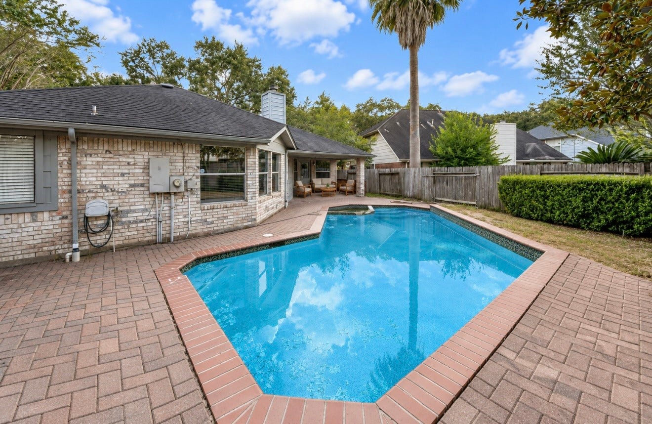 223 W New Meadows Drive, Sugar Land, TX 77479 223 W New Meadows Drive, Sugar Land, TX 77479