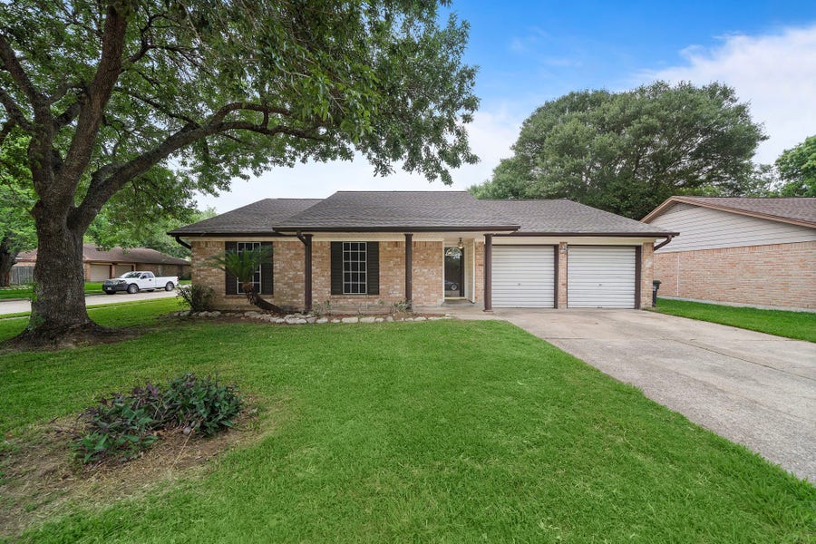 Property photo for 1617 Pecan Hollow Street, Pearland, TX