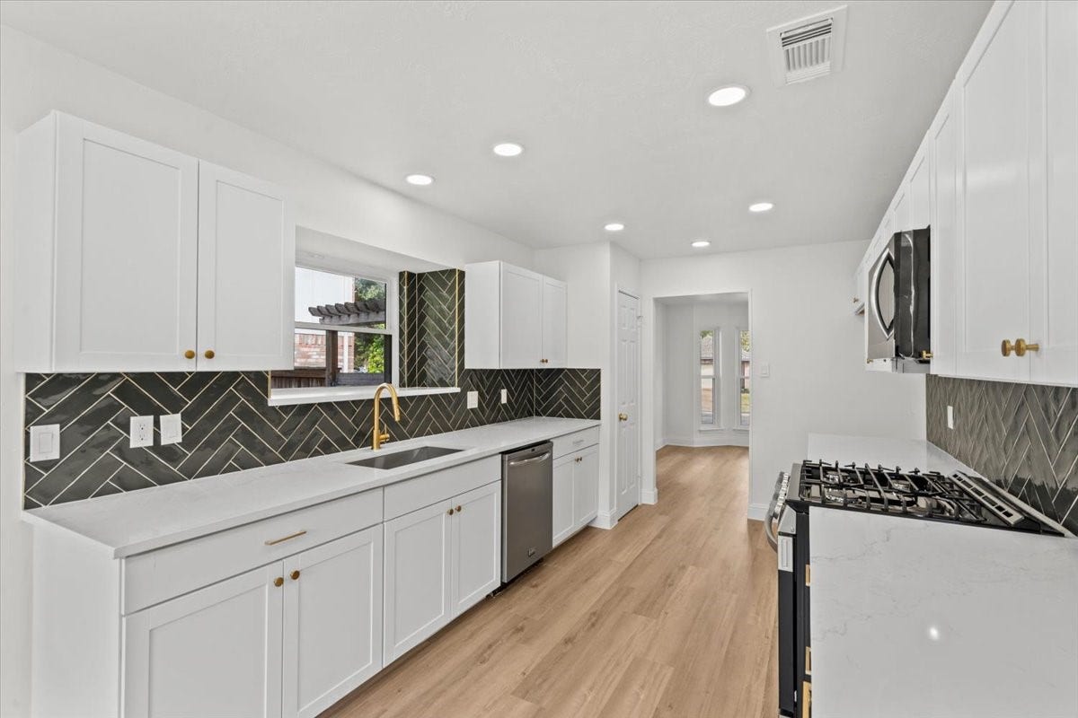 1704 San Jose Street, Friendswood, TX 77546 1704 San Jose Street, Friendswood, TX 77546