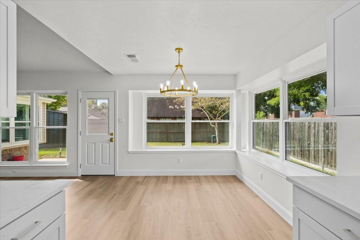 1704 San Jose Street, Friendswood, TX 77546 Breakfast room/dining