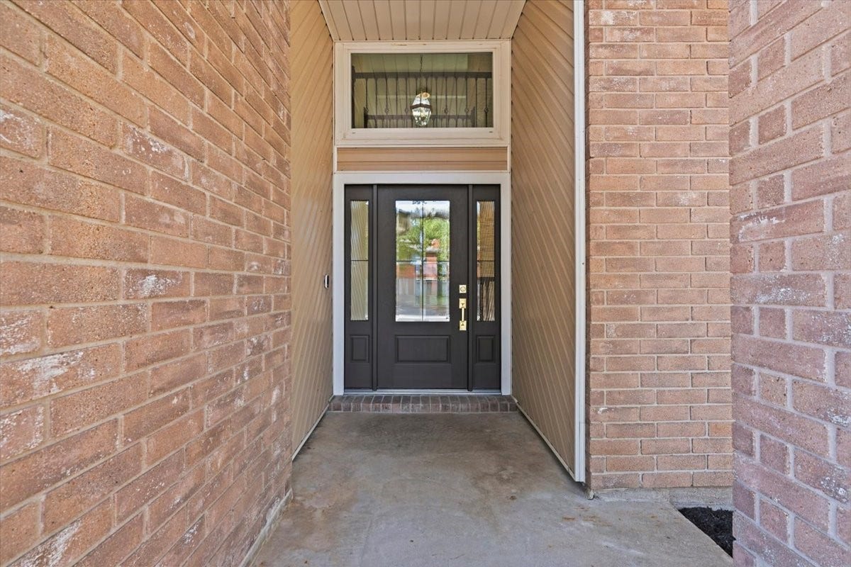 1704 San Jose Street, Friendswood, TX 77546 Front door/entry