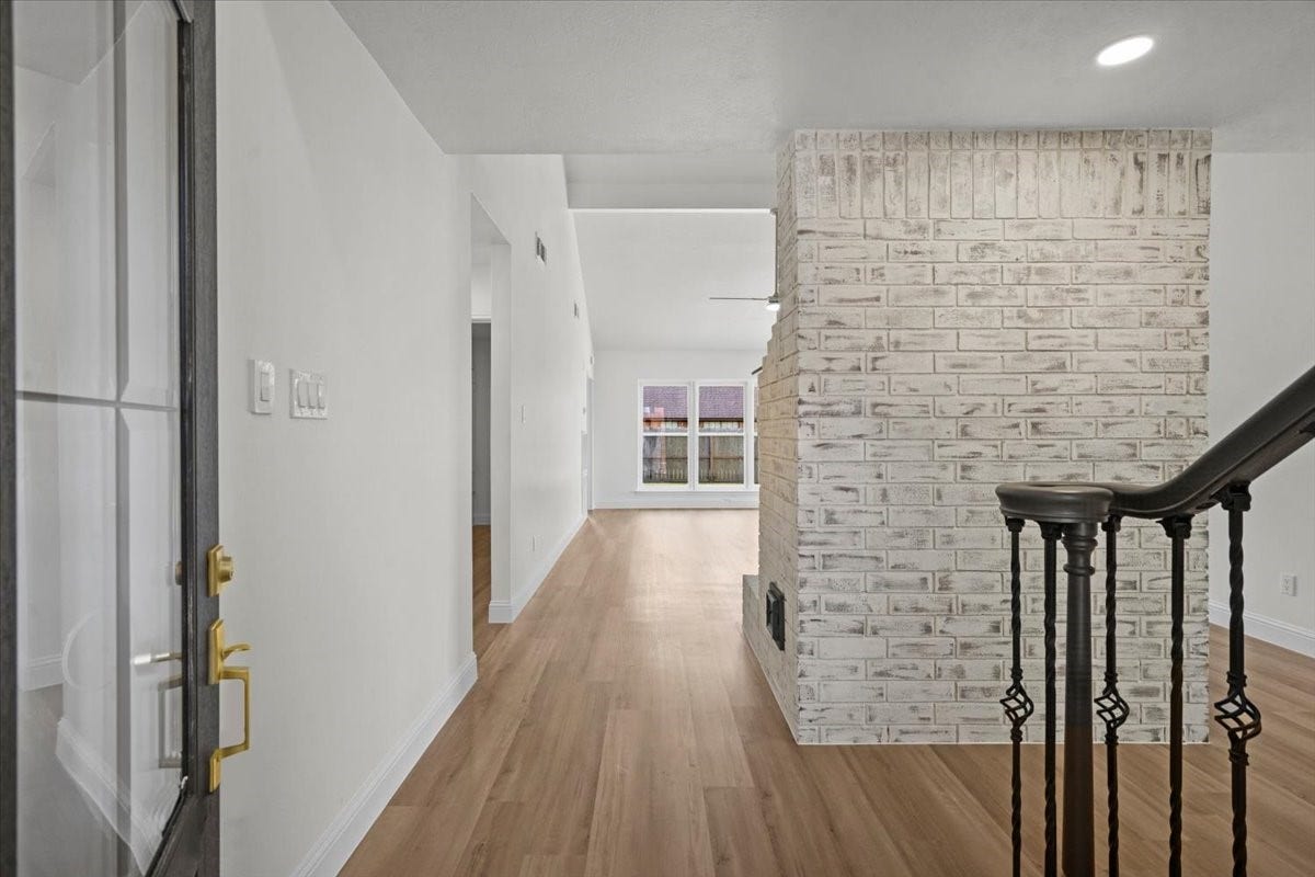 1704 San Jose Street, Friendswood, TX 77546 Foyer