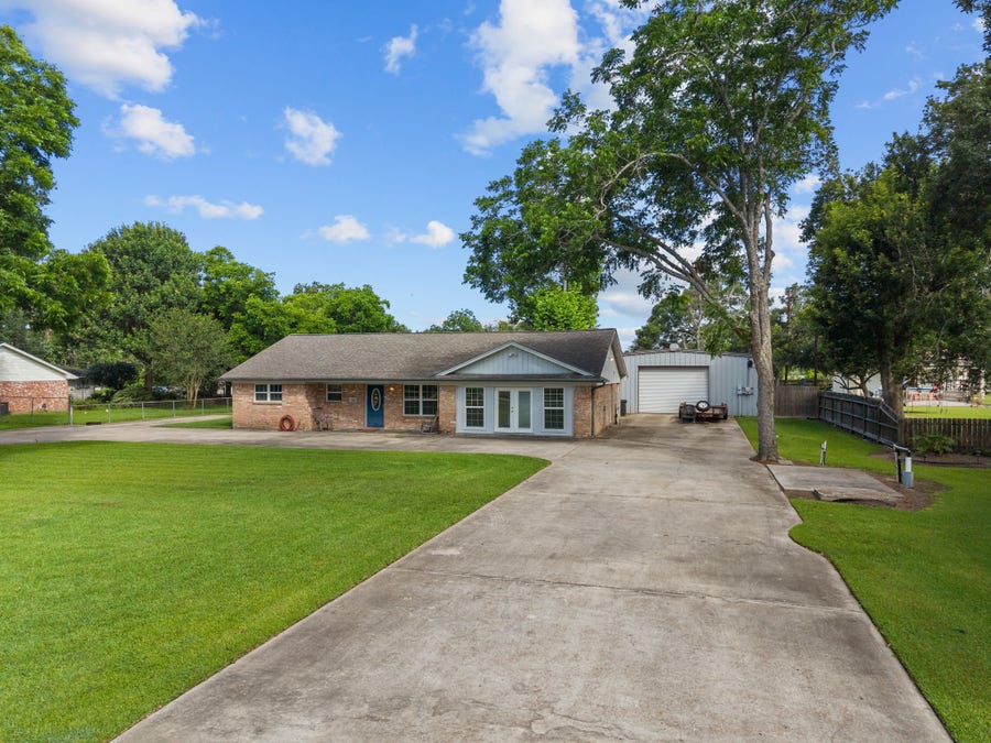 Property photo for 7010 Bluebird Lane, Alvin, TX