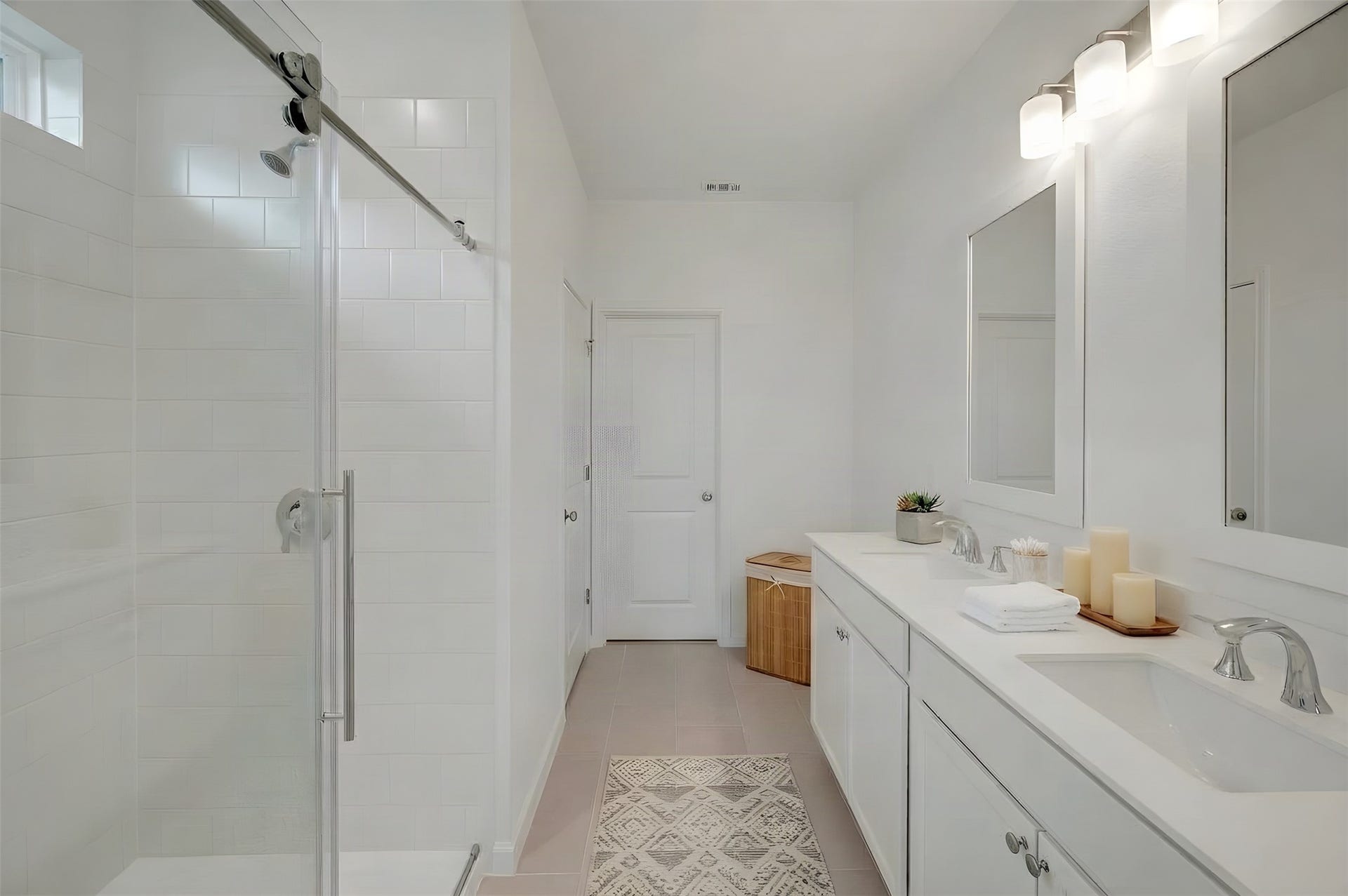 Luxurious primary bath