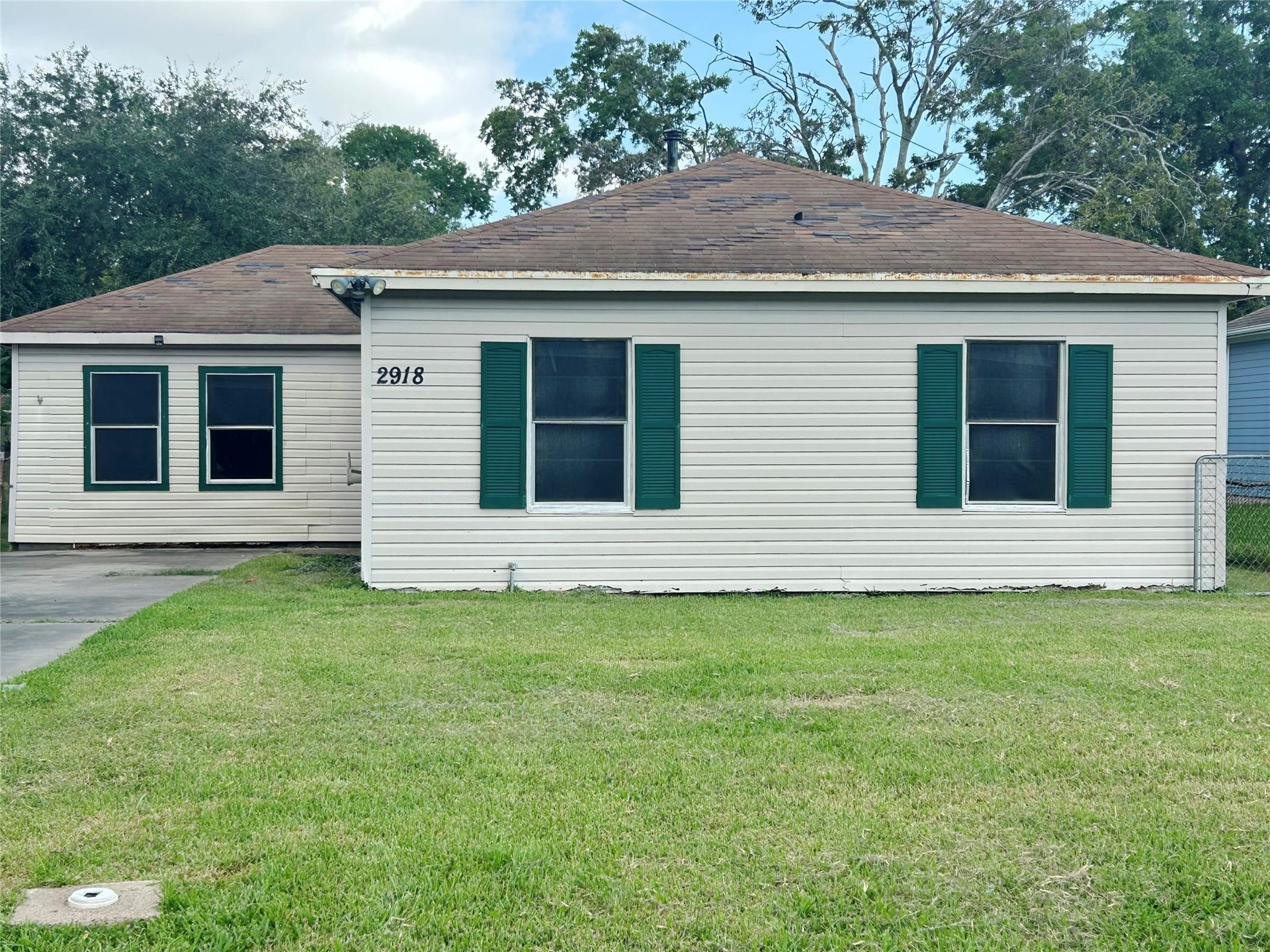 2918 3rd Avenue N, Texas City, TX 77590 2918 3rd Avenue N, Texas City, TX 77590