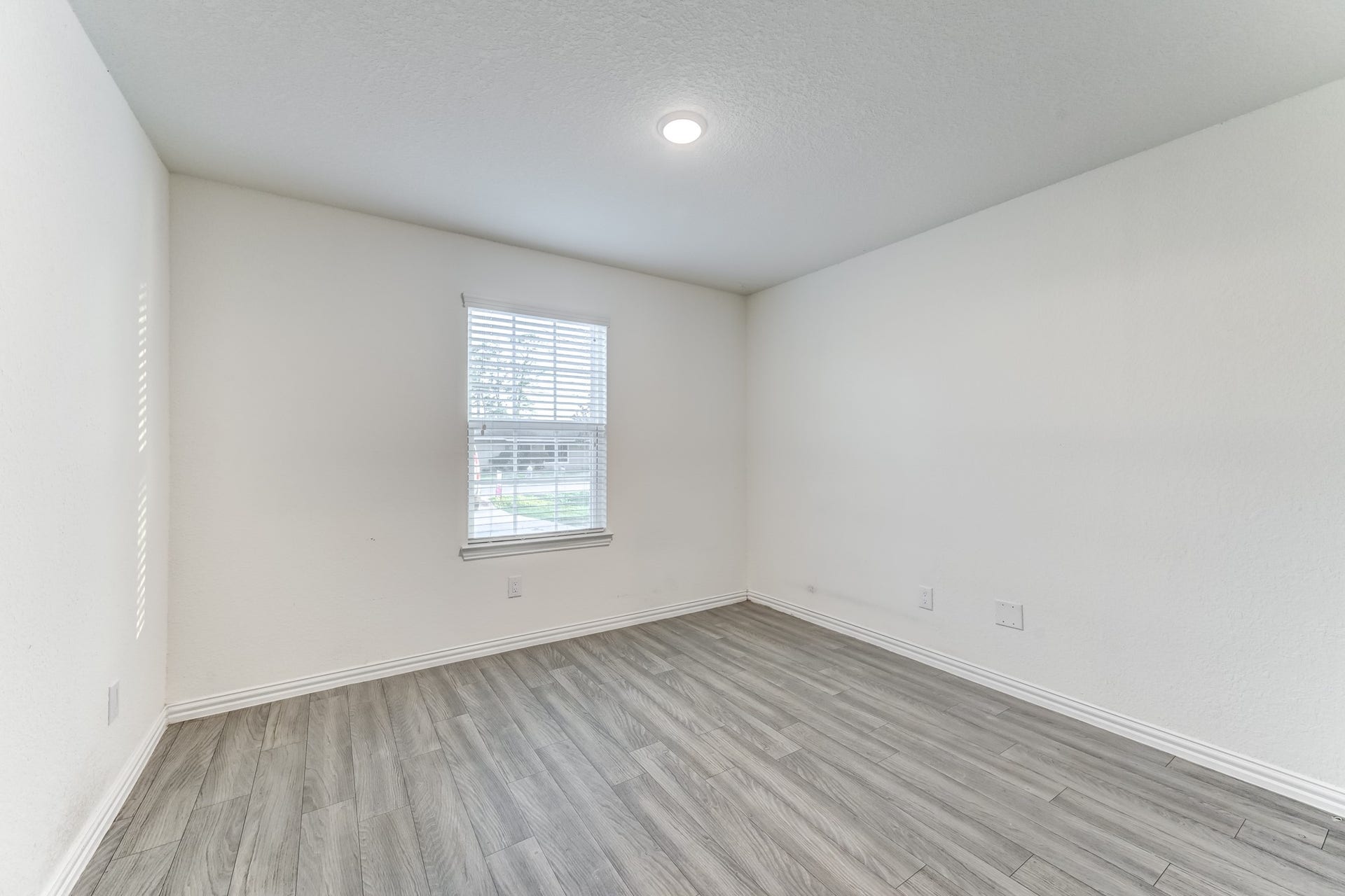 7925 Way Street, Houston, TX 77028