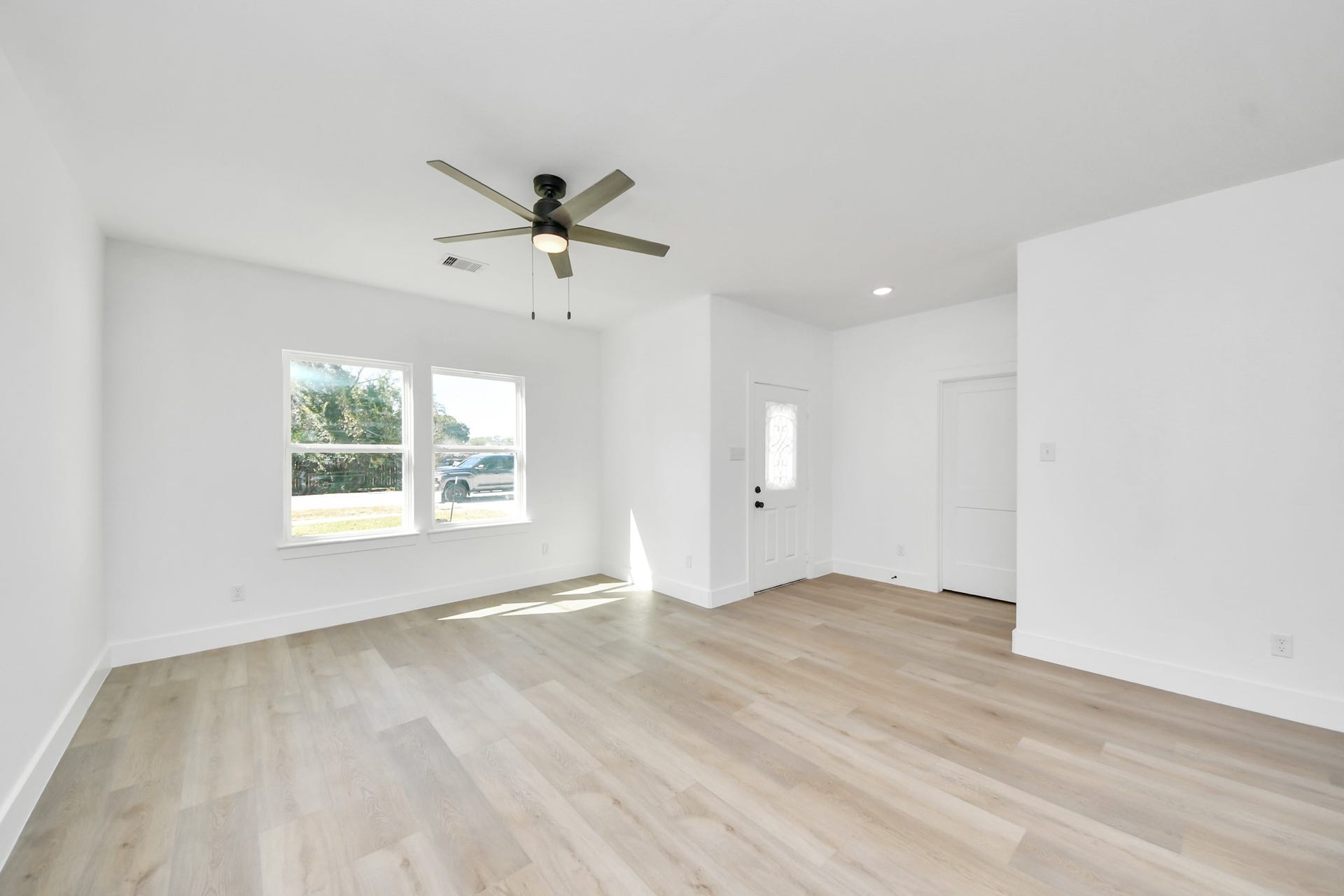8235 Canyon Street, Houston, TX 77051 8235 Canyon Street, Houston, TX 77051