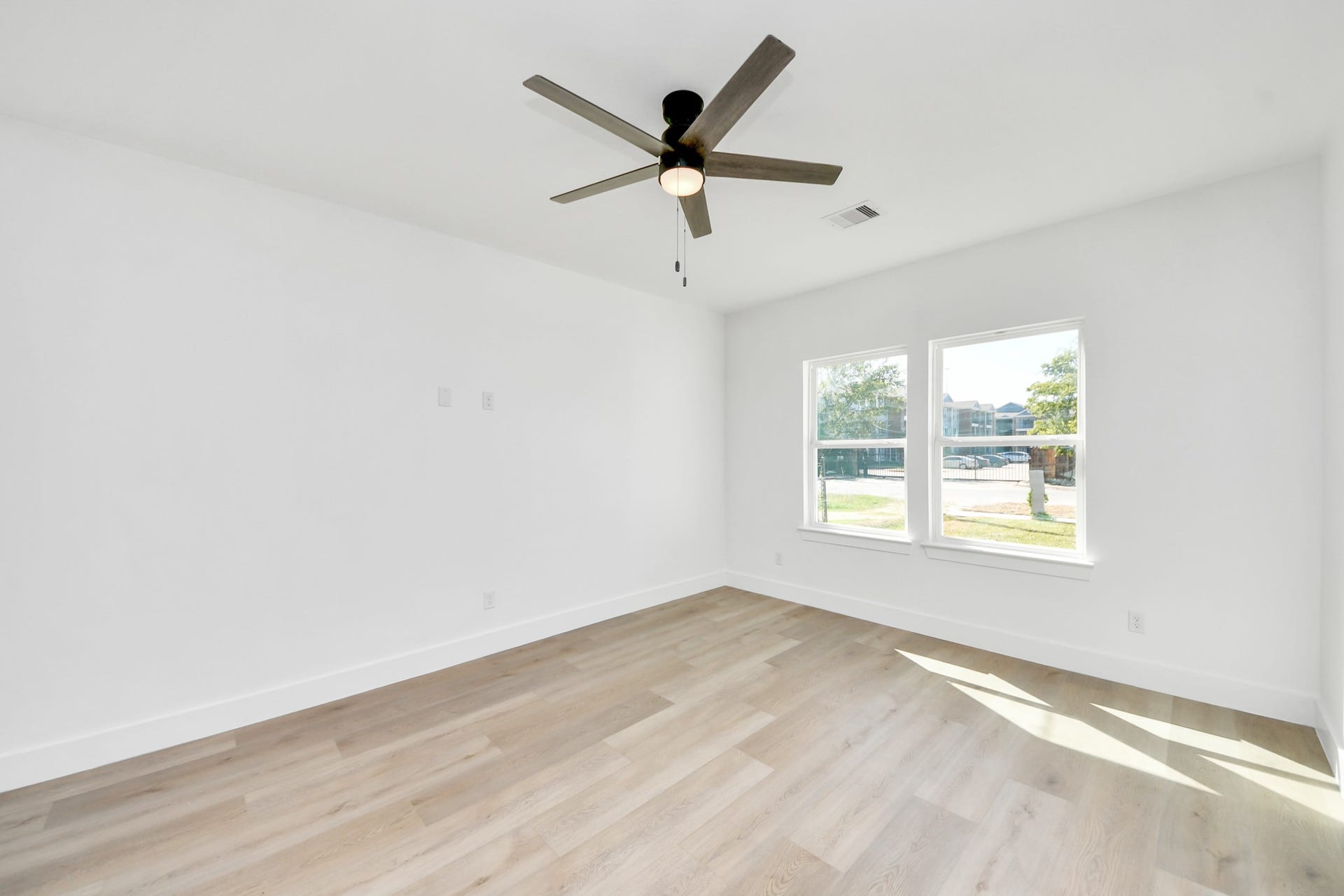 8235 Canyon Street, Houston, TX 77051 8235 Canyon Street, Houston, TX 77051