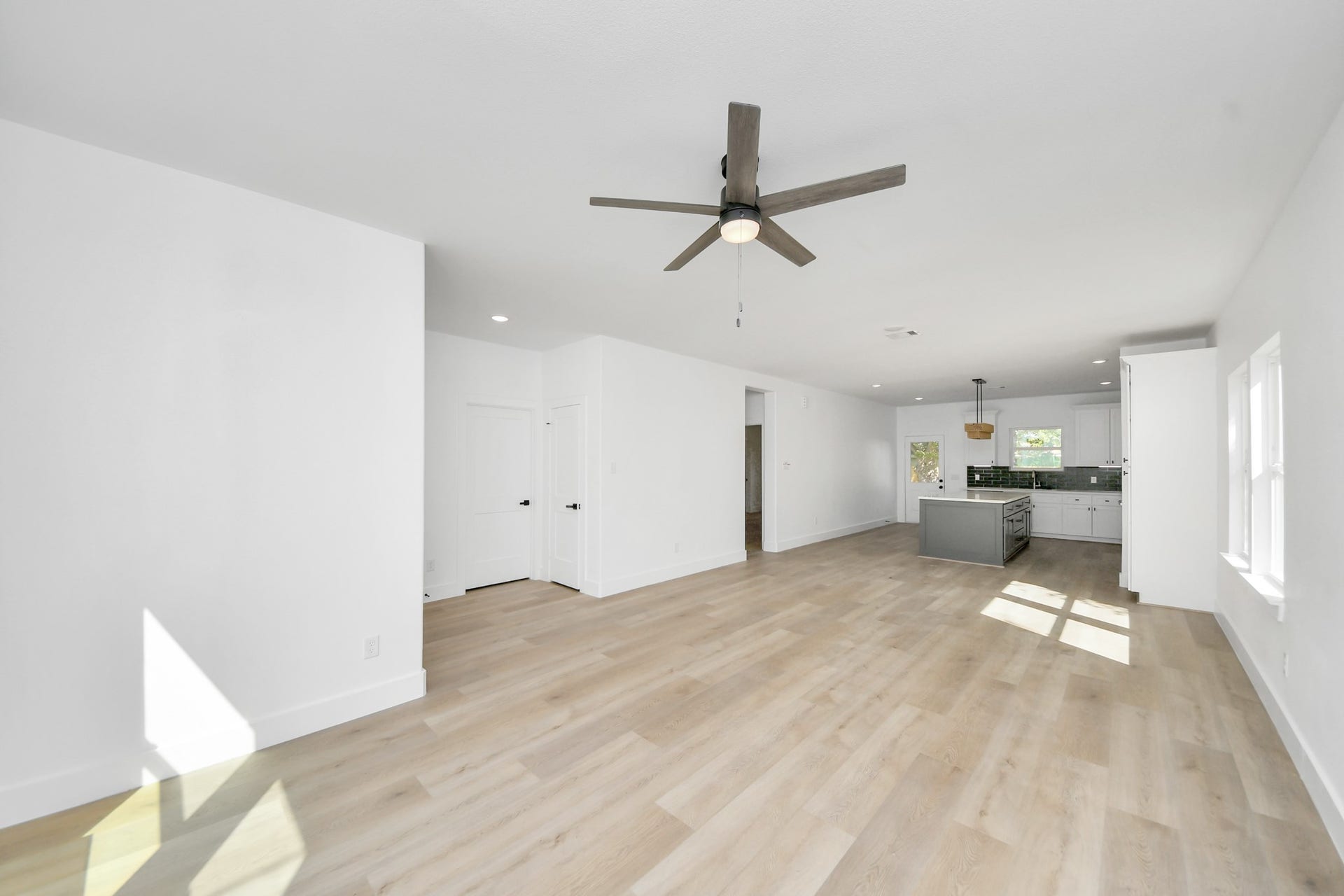 8235 Canyon Street, Houston, TX 77051 8235 Canyon Street, Houston, TX 77051