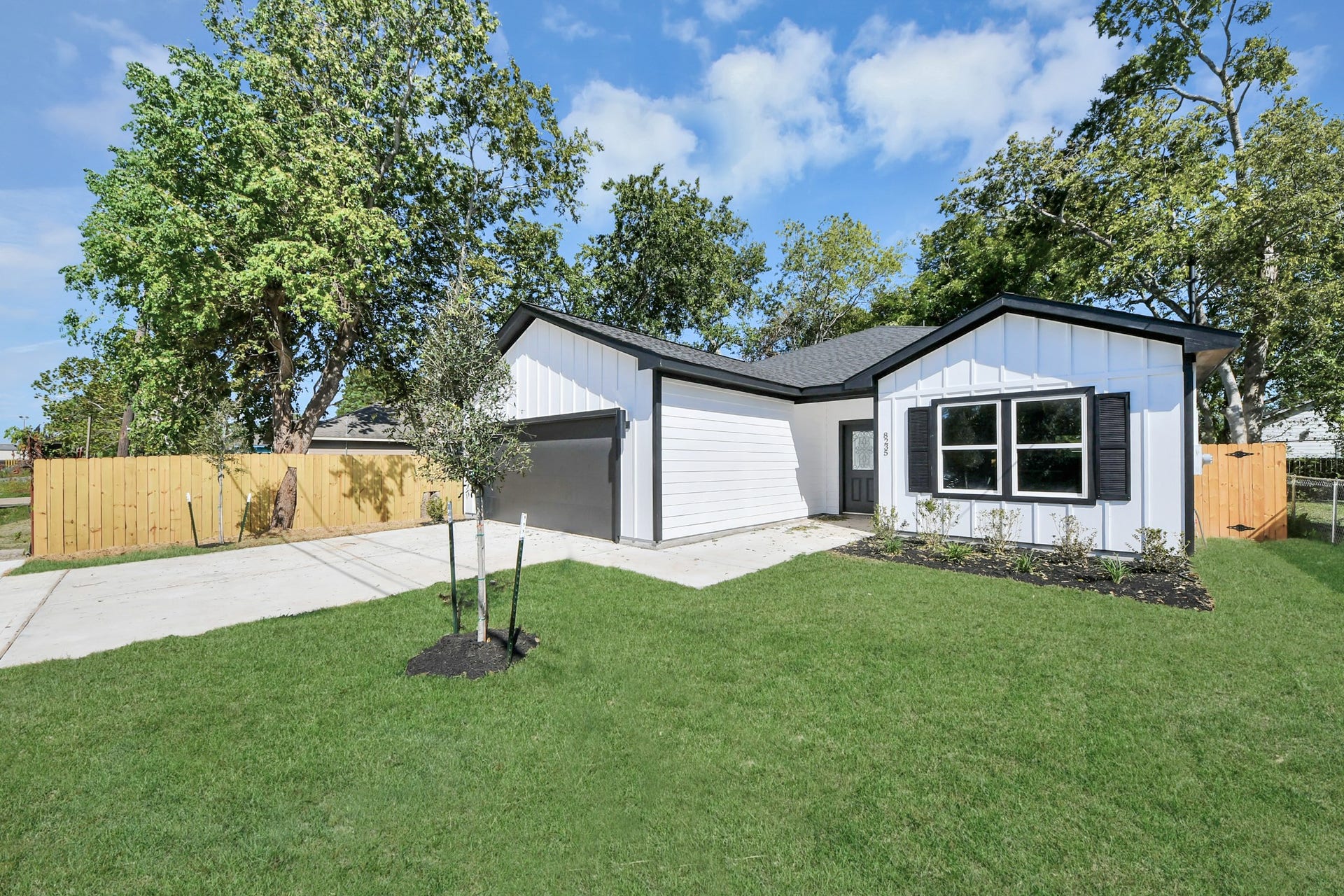 8235 Canyon Street, Houston, TX 77051 8235 Canyon Street, Houston, TX 77051