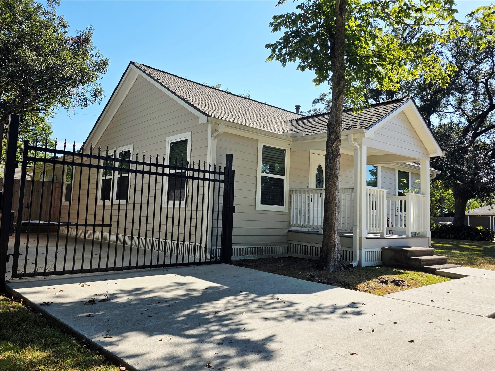 401 Oaklawn Street, League City, TX 77573 401 Oaklawn Street, League City, TX 77573