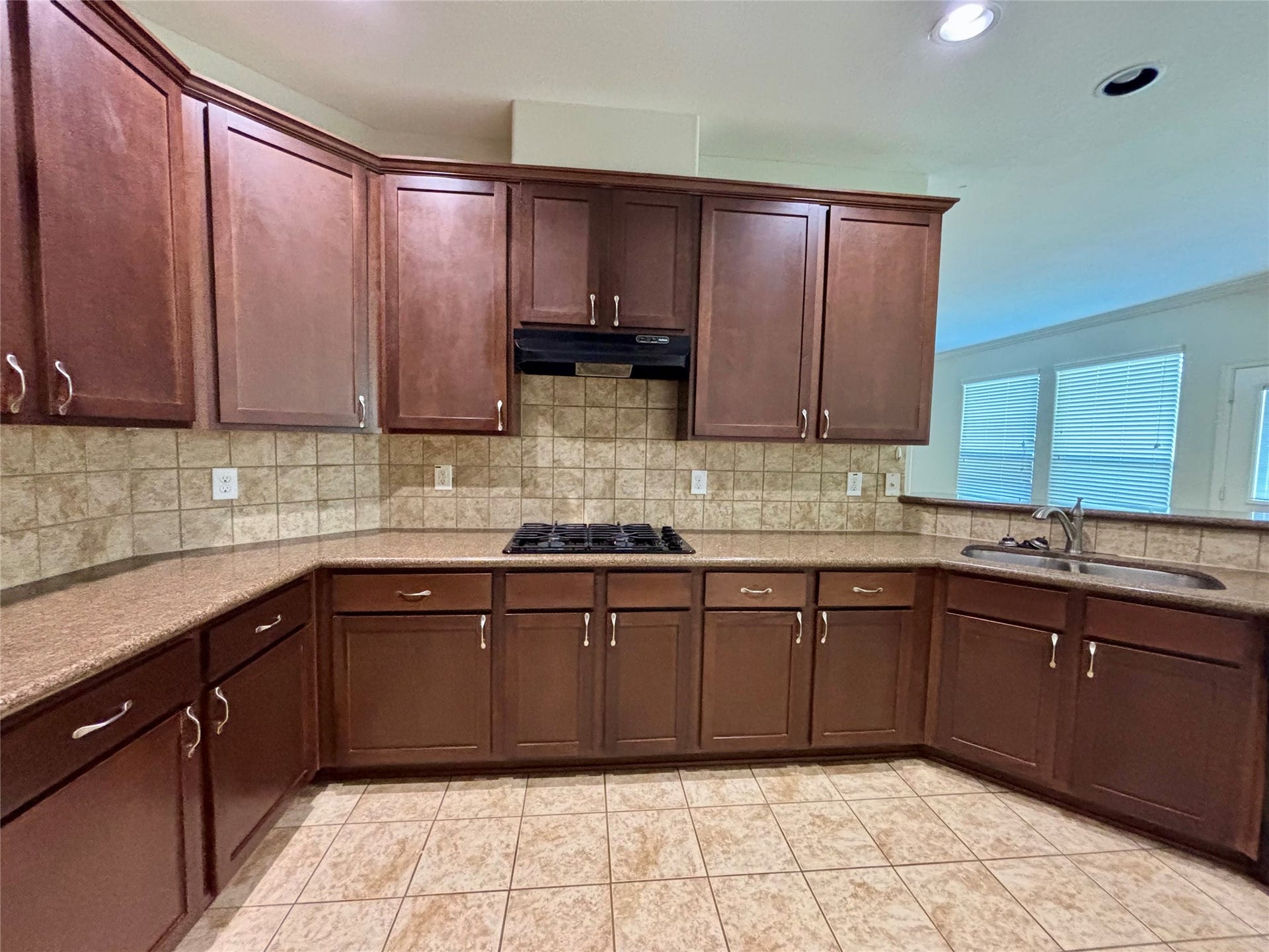 6013 Dublin Lane, Pearland, TX 77581 Kitchen