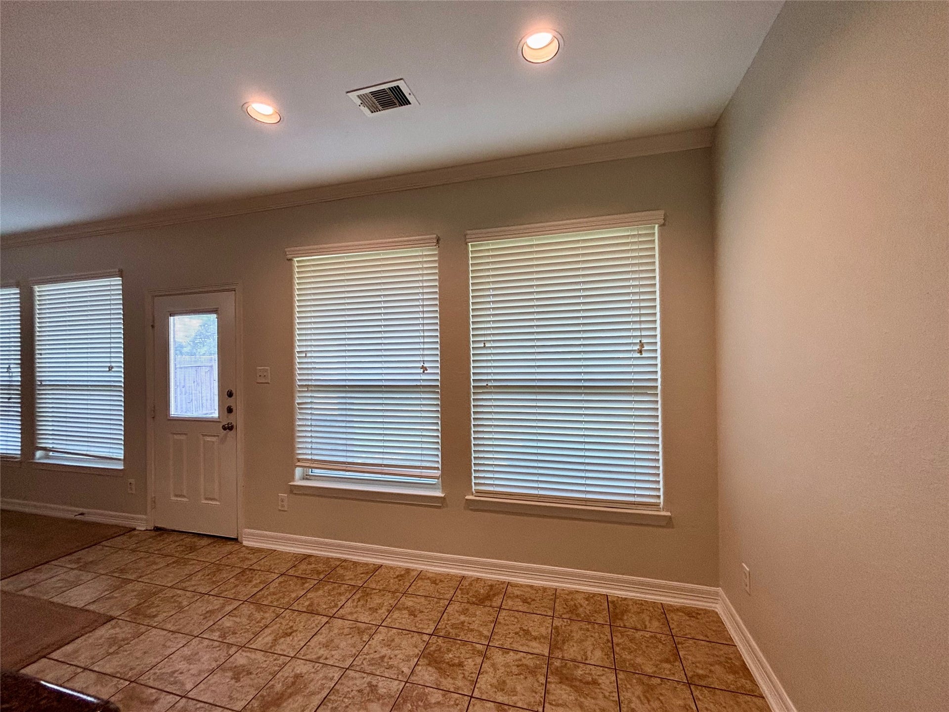 6013 Dublin Lane, Pearland, TX 77581 Dining room