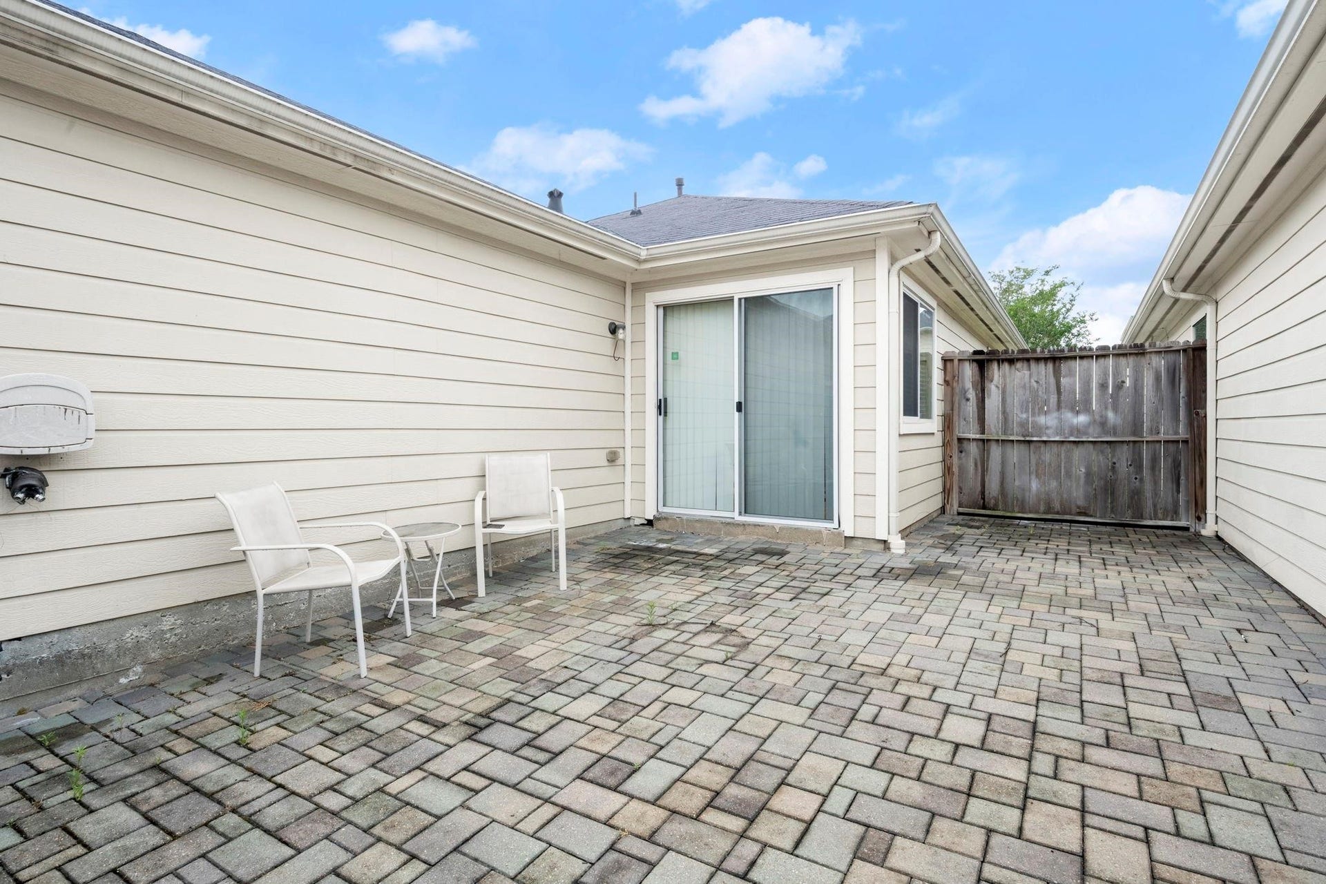 6138 Settlers Lake Circle E, Katy, TX 77449 PATIO ENTRANCE